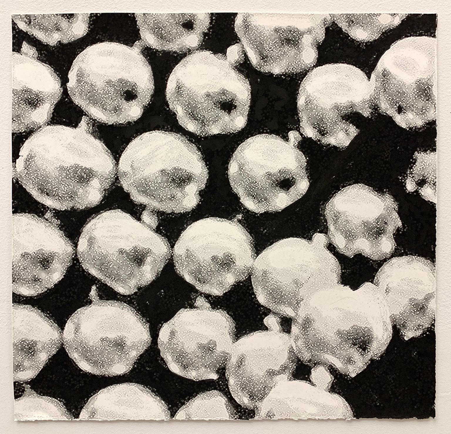 Pearls, 2019, schwarz-weißes handkoloriertes Giclée von Shelter Serra im Angebot 1
