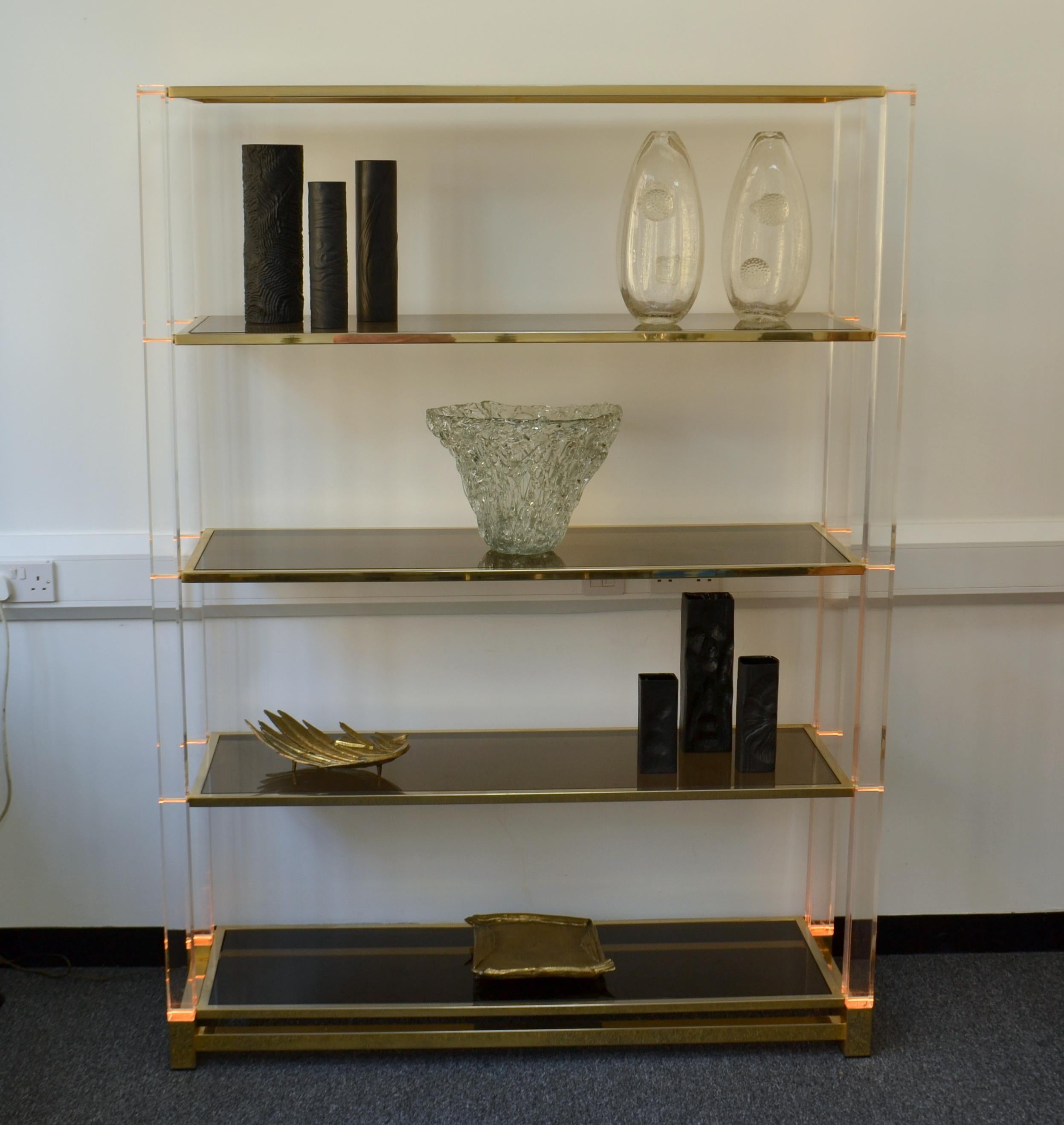 glass shelving display