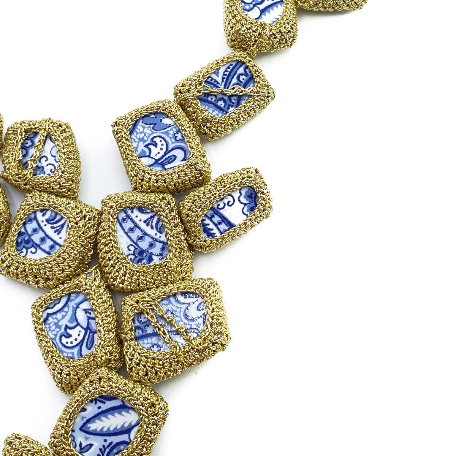 Gold Color Thread Blue White  Porcelain Delft Style Architectural Necklace In New Condition For Sale In Kfar Saba, IL