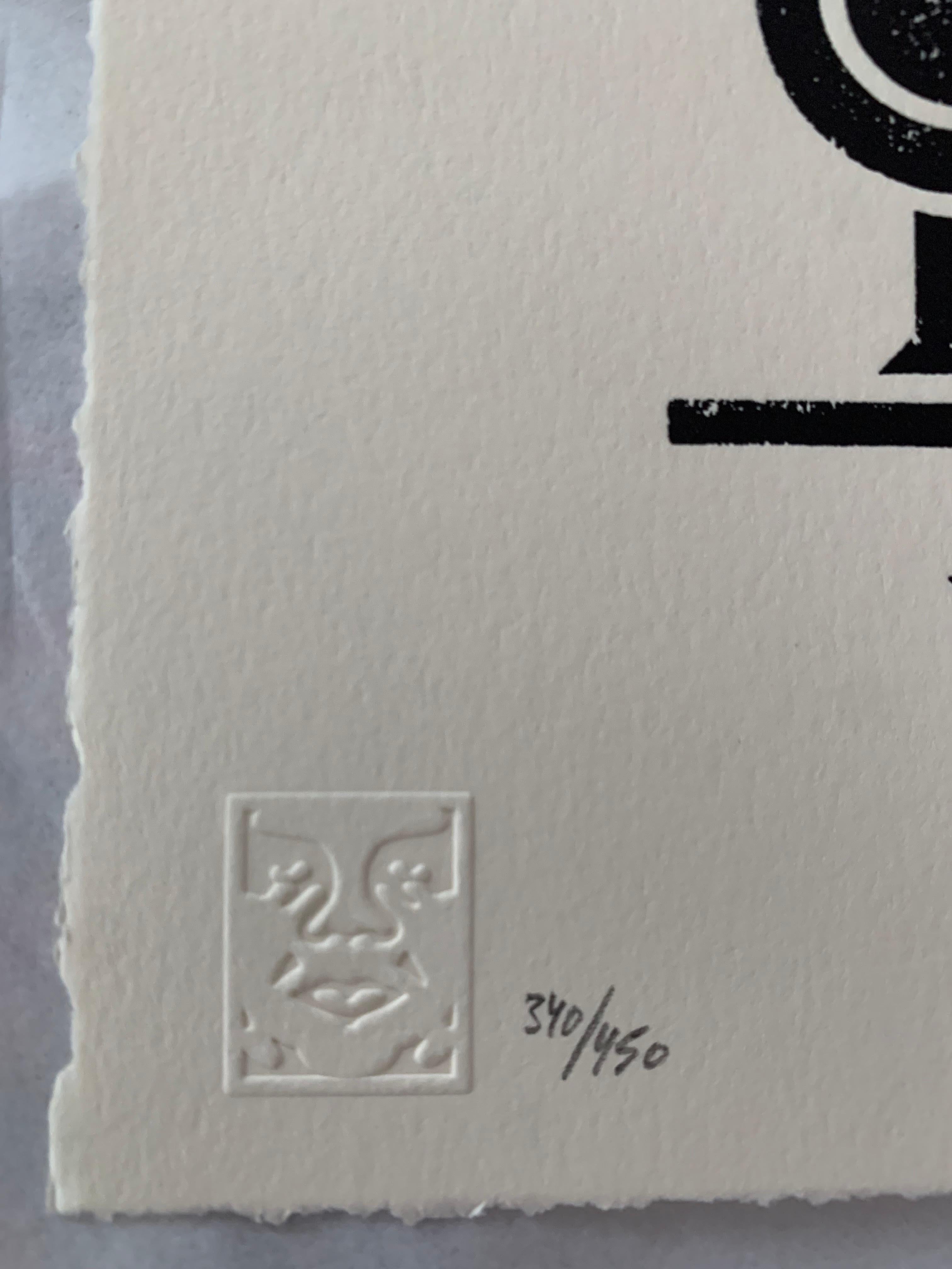 Buchdruck der Obey Printing Press, signiert und nummeriert  Ausgabe (Braun), Figurative Print, von Shepard Fairey