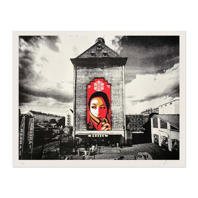 JR (aka Jean René) - JR // Un Groupe Posant Dans Une Barque Amarrée Sur ...