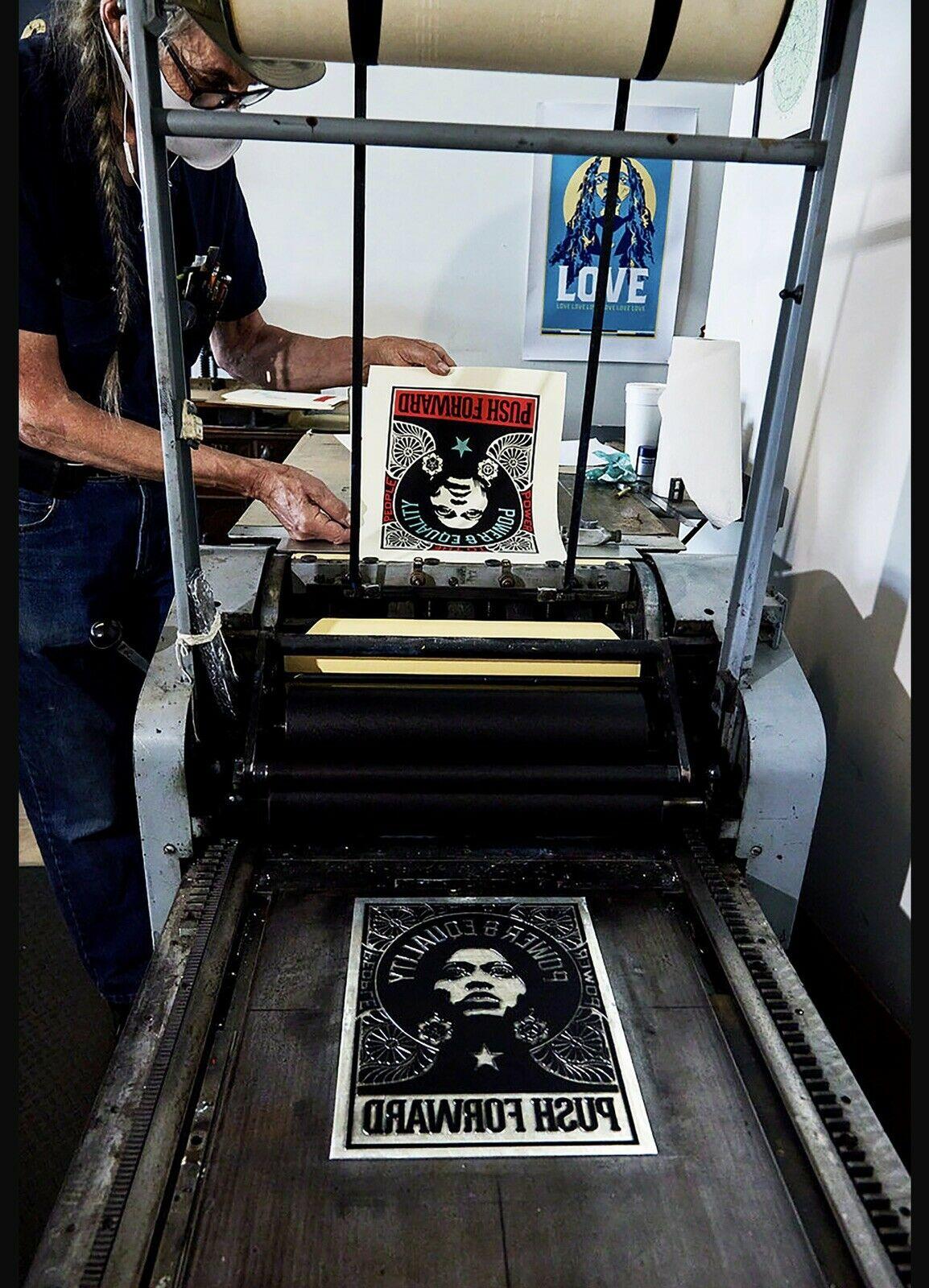 Shepard Fairey Obey Giant Push Forward Briefpress Druckdruck Schwarzer Schwarzes Leben's Matter Pop im Angebot 1