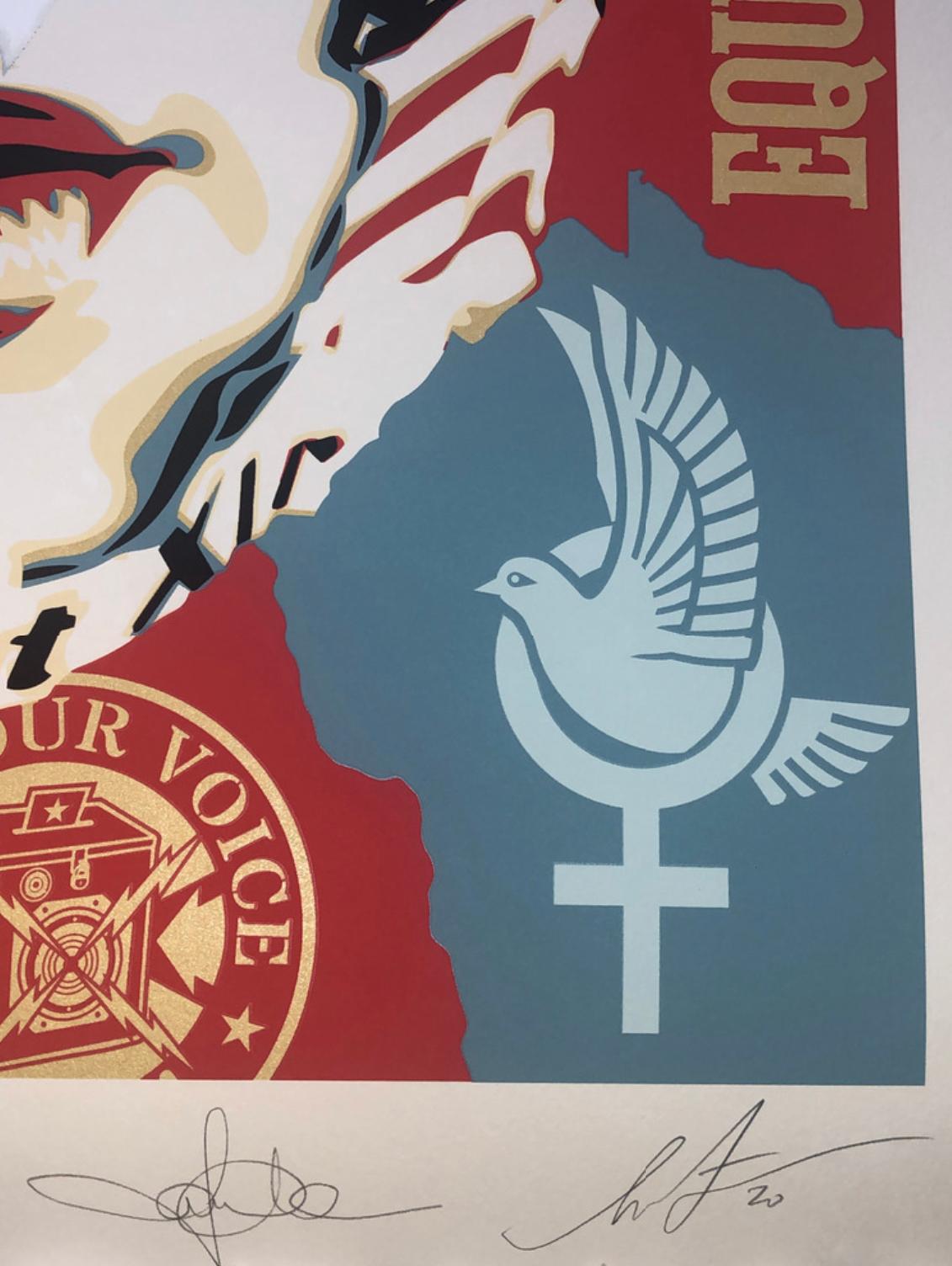 La bellezza della libertà e dell'uguaglianza - Portrait Print Beige di Shepard Fairey