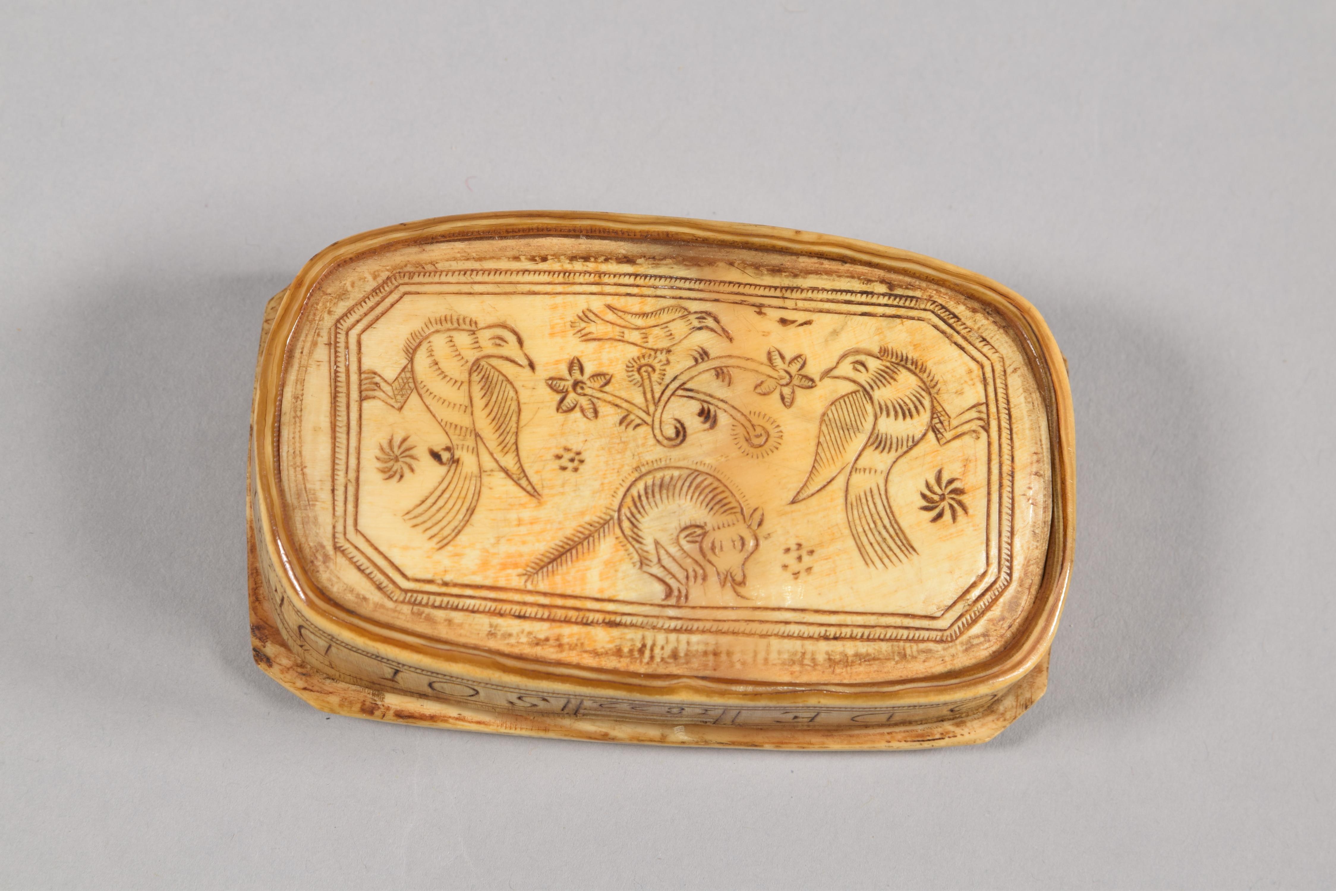 Shepherd Box, Carved Horn or Antler, Spain, 1822 For Sale 8