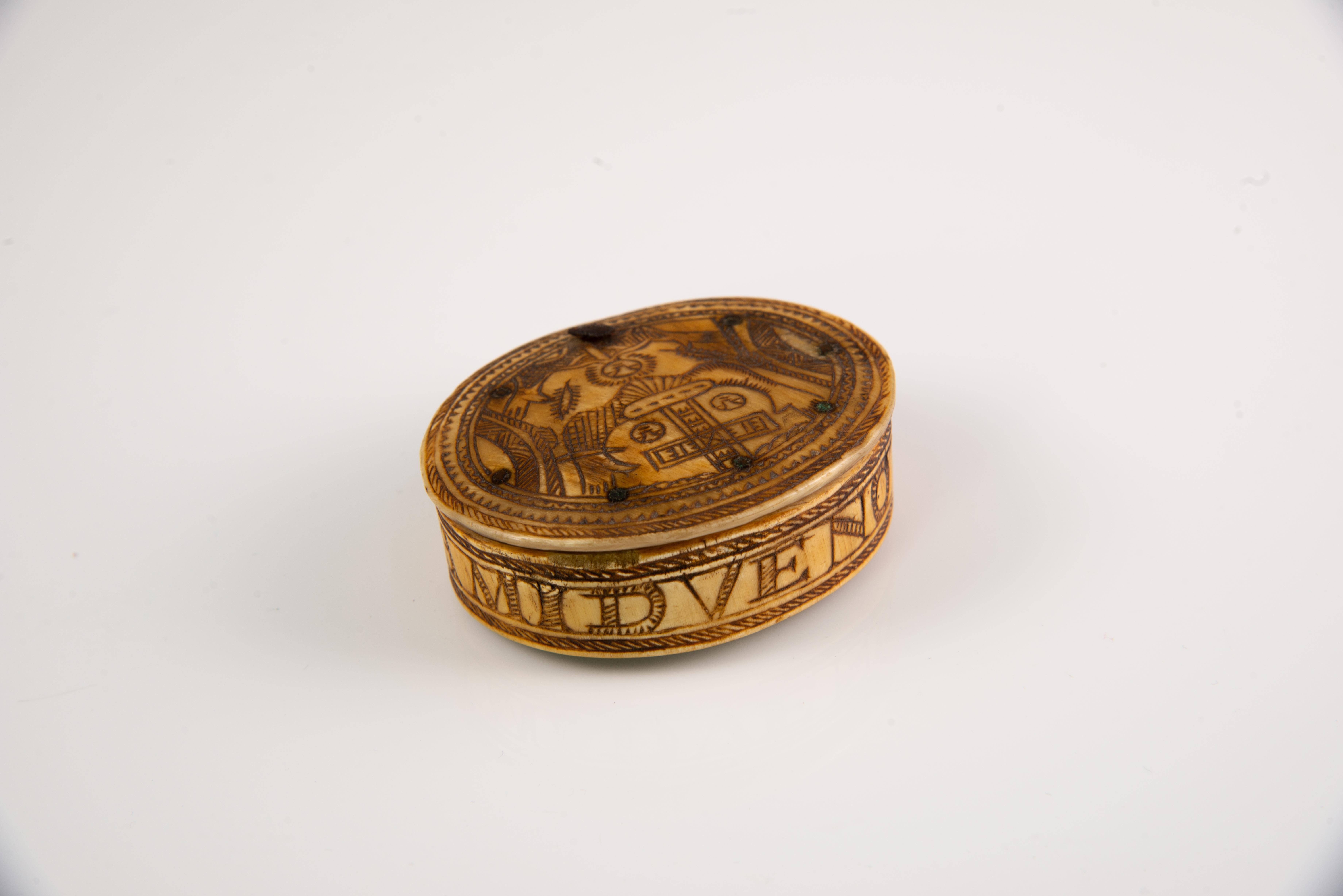 Caja de pastor o caja de rapé. Asta o cuerno tallado. España, 1789. en Bastante bueno Estado en Madrid, ES
