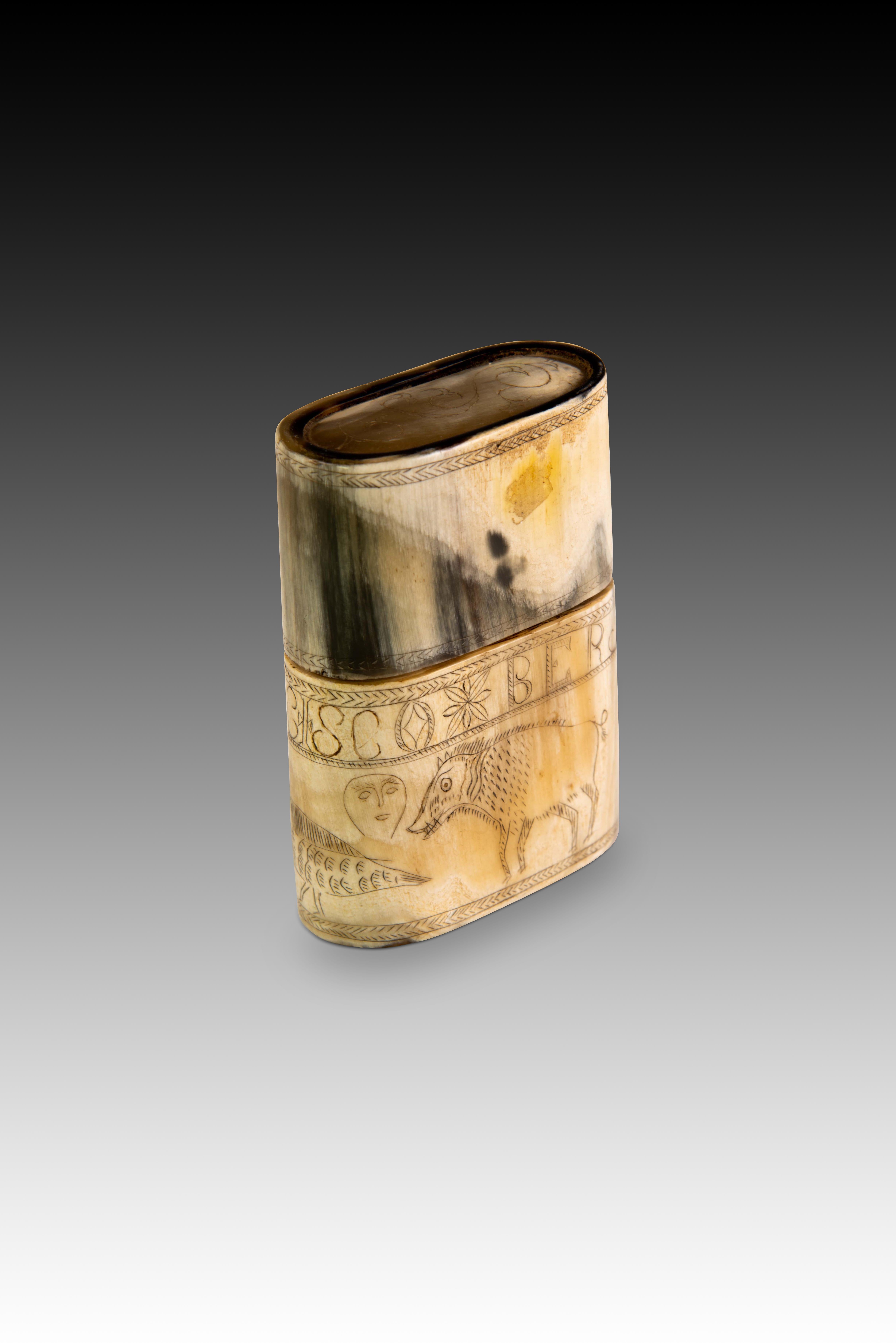 Neoclassical Revival Shepherd's box or snuff box. Carved antler or horn. Spain, 19th century.