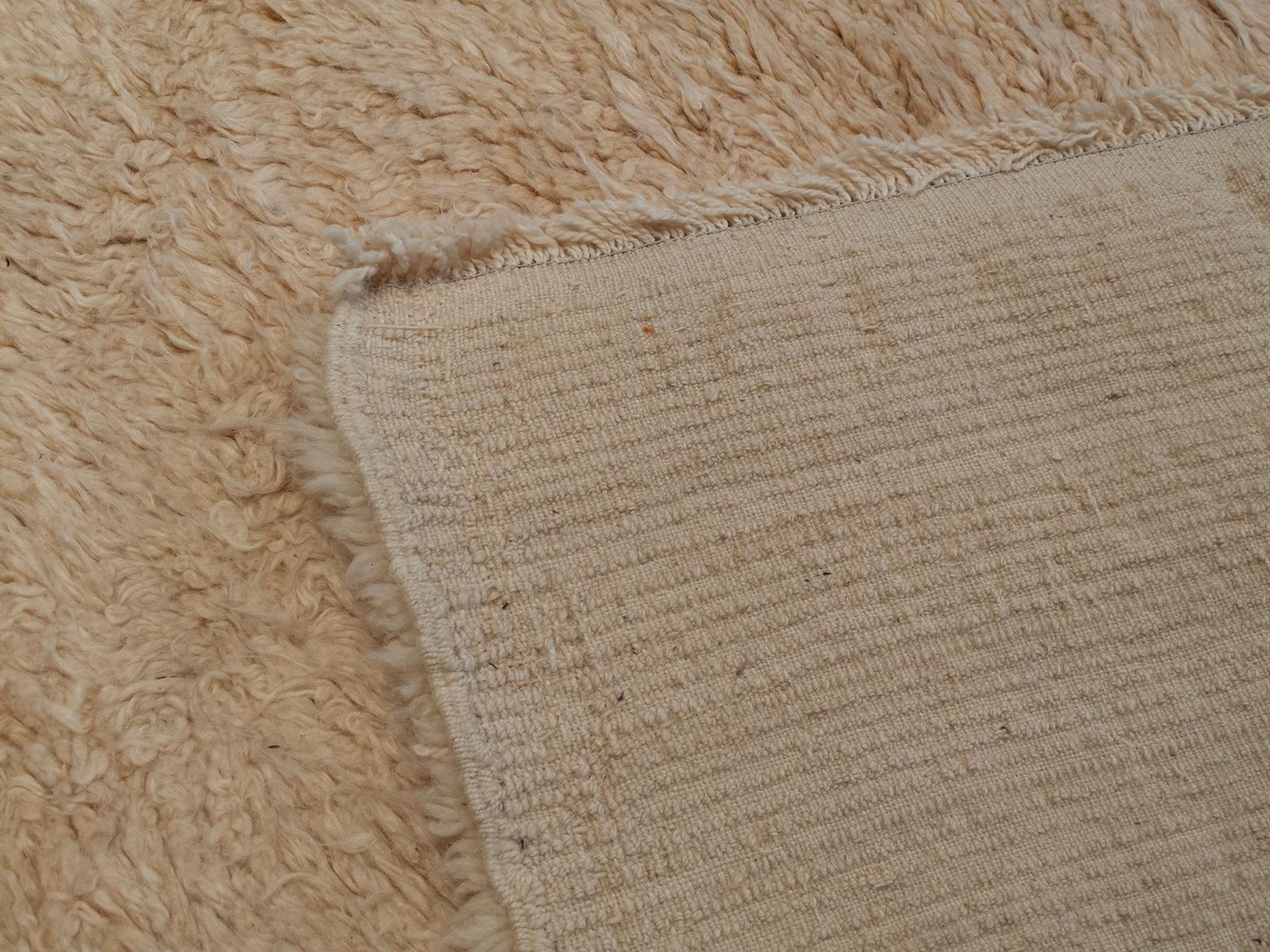 Wool “Shepherd’s Tulu” (DK-124-92) For Sale