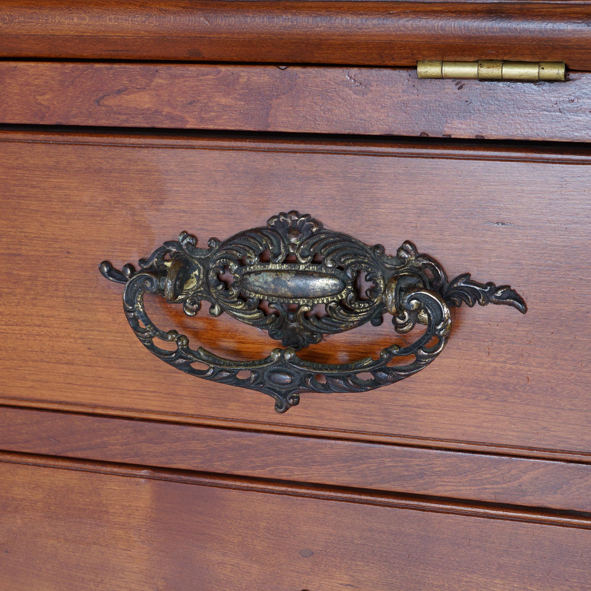 Escritorio Sheraton de frente abatible de cerezo con cajones graduados y galería de latón, C1820 Latón en venta