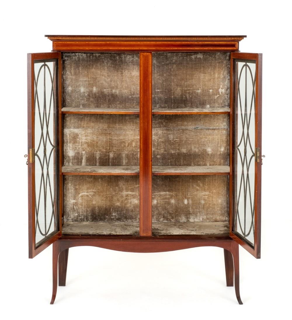 Sheraton Display Cabinet Mahogany Bookcase In Good Condition For Sale In Potters Bar, GB