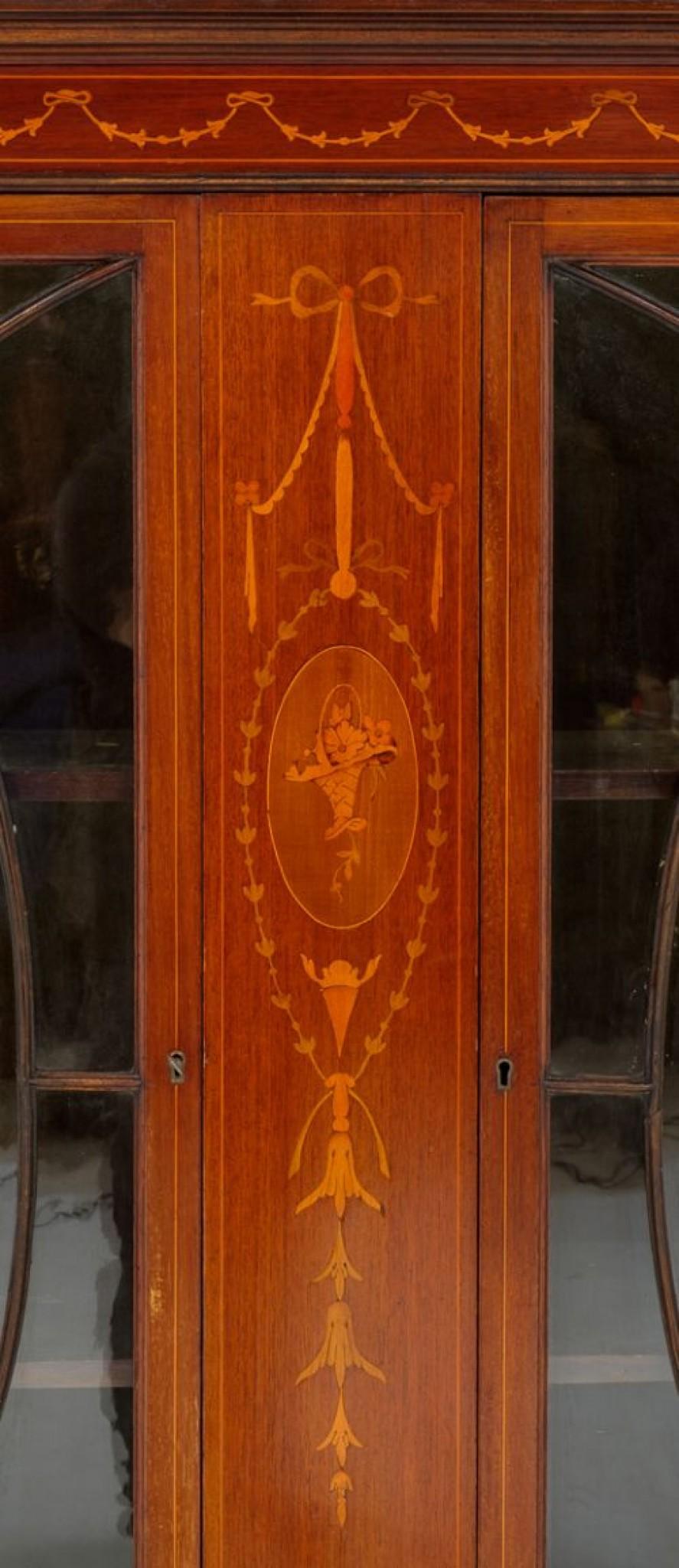 Sheraton Display Cabinet Mahogany Inlay, 1880 For Sale 1