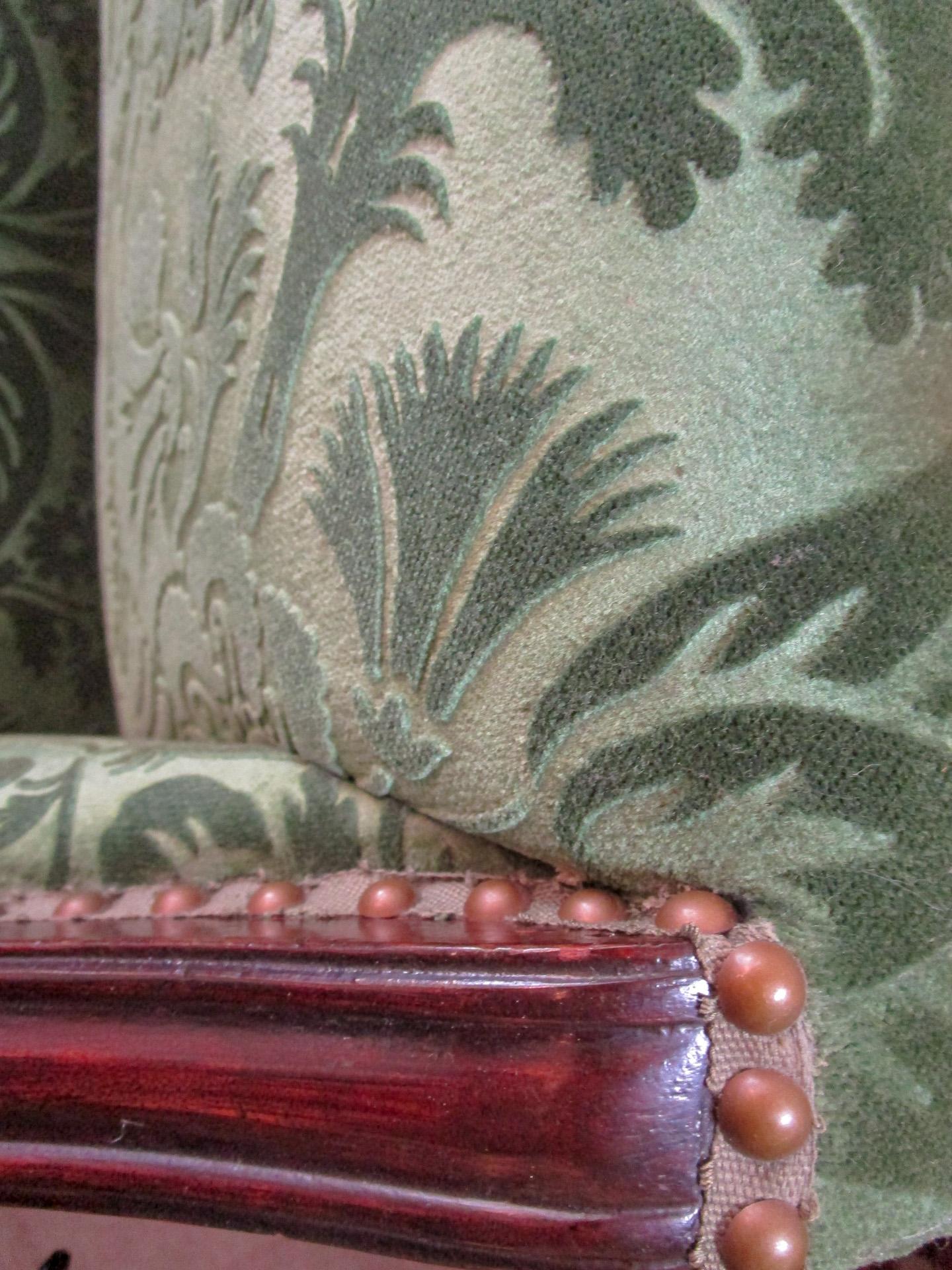Sheraton English English Carved Mahogany Upholstered Sofa circa 1820  Bon état - En vente à Savannah, GA