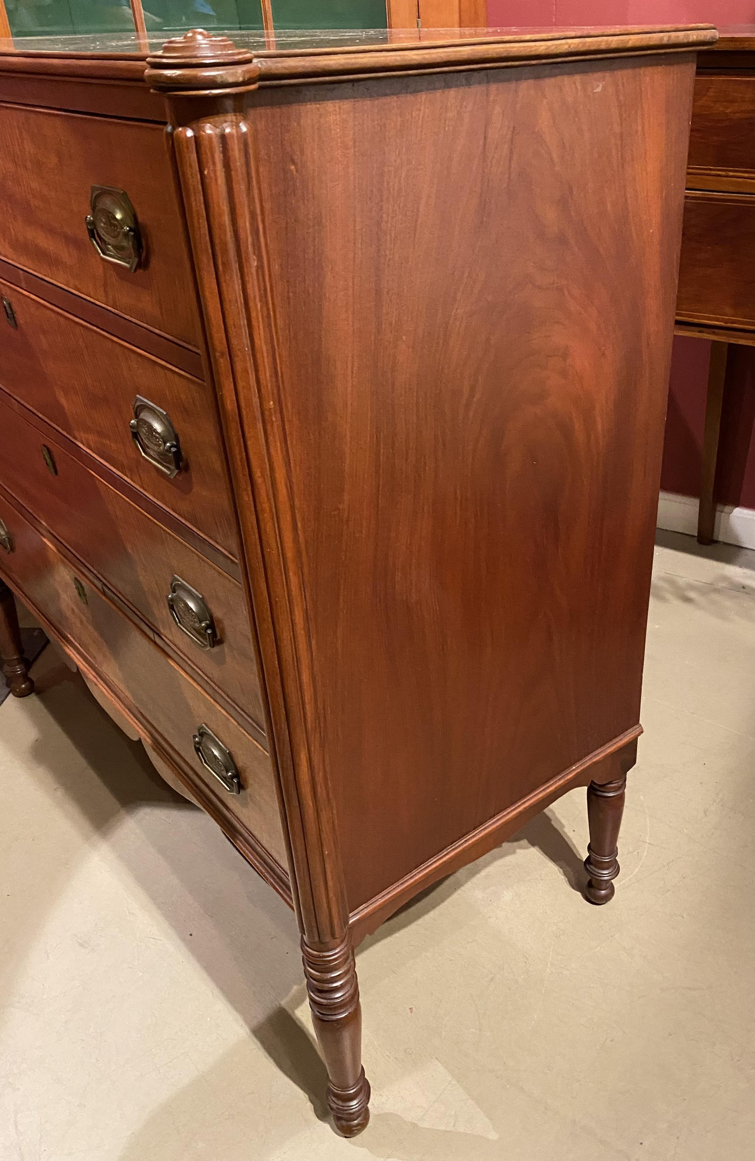 Sheraton Federal Period Cherry, Mahogany & Tiger Maple Chest of Drawers c.1810 In Good Condition For Sale In Milford, NH