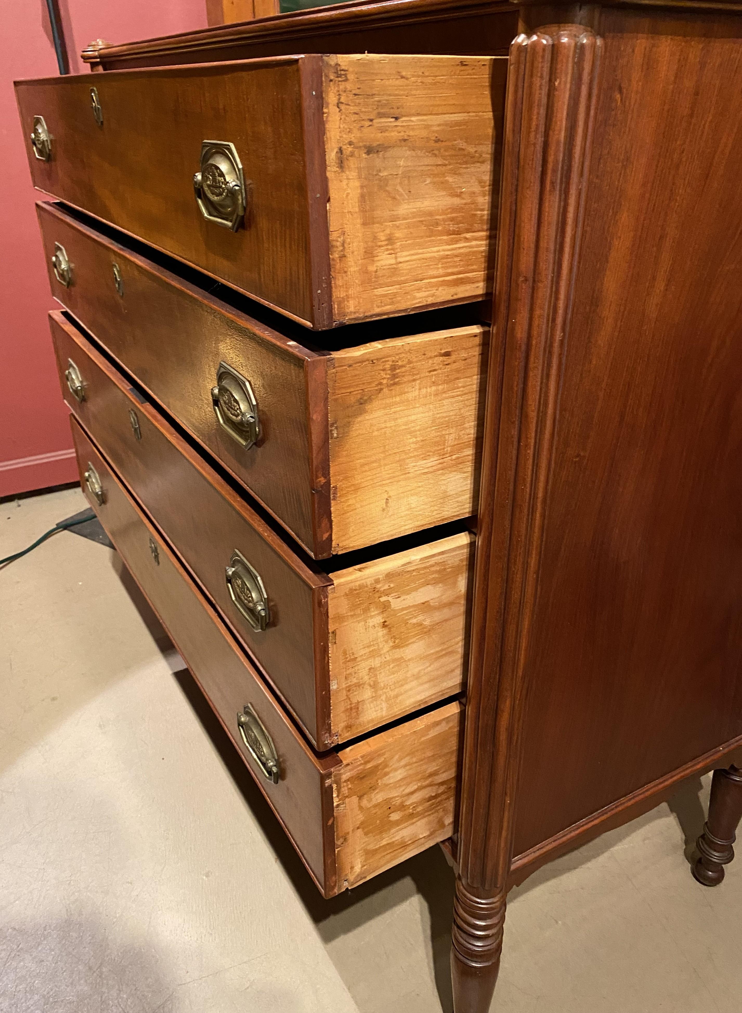 Sheraton Federal Period Cherry, Mahogany & Tiger Maple Chest of Drawers c.1810 For Sale 1
