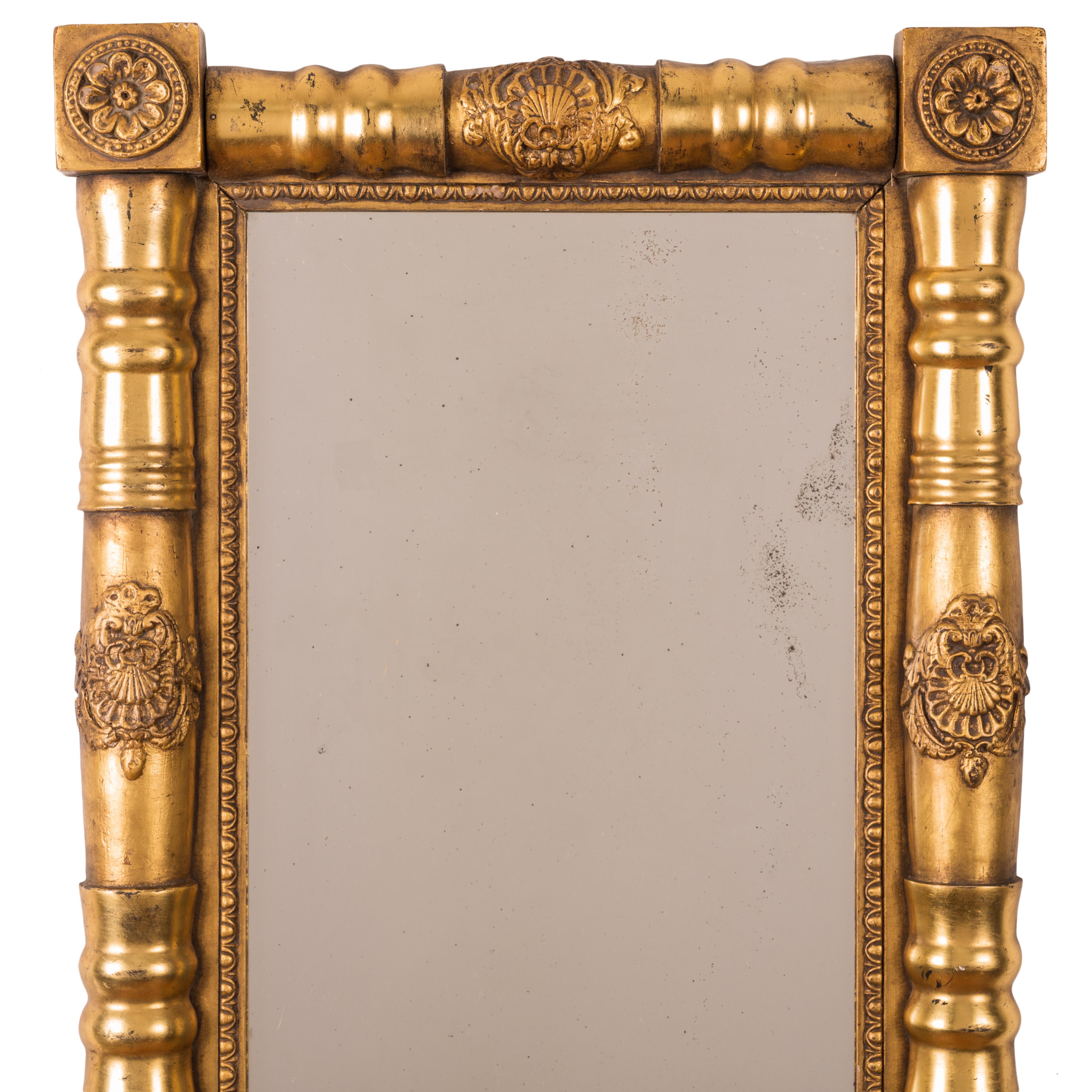 Metà XIX secolo Specchio in legno dorato Sheraton, 1830 ca. in vendita