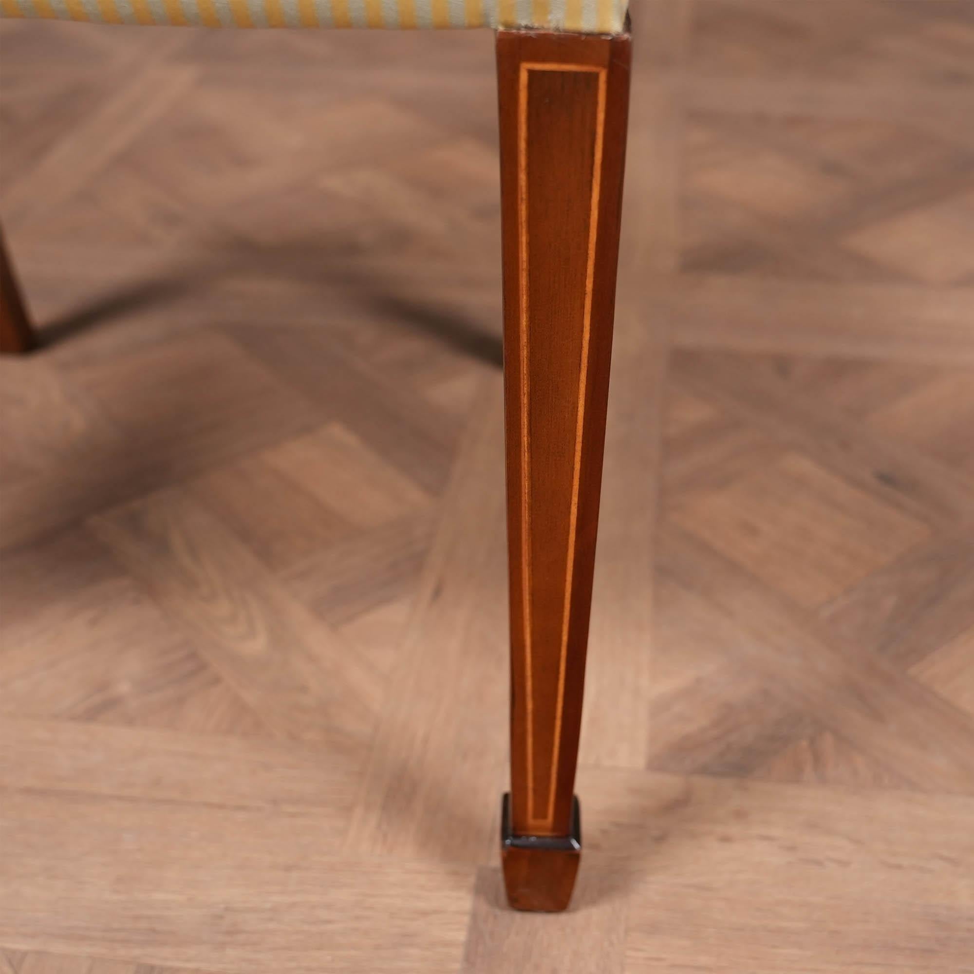 Set di 10 sedie Sheraton in mogano intarsiato In condizioni Nuovo in vendita a Annville, PA