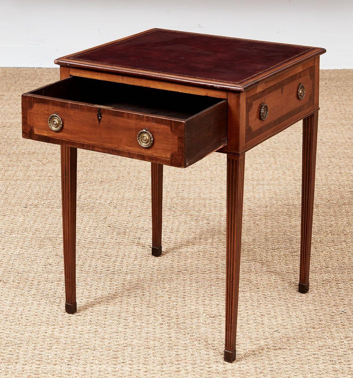 Sheraton Leather Topped Table In Good Condition For Sale In Greenwich, CT