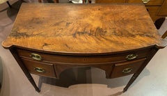 Tocador o Servidor Sheraton de Caoba con Frente de Arco circa 1820