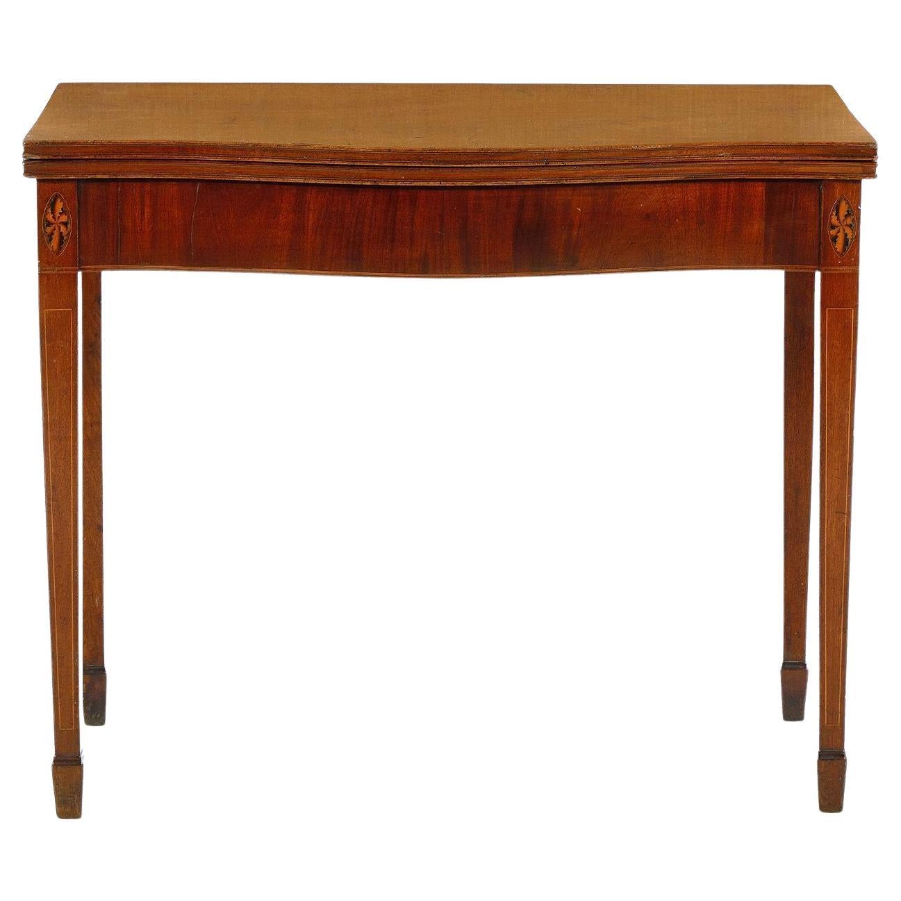 Mesa de Juegos Sheraton de Caoba con Frente Serpentino, Circa 1800