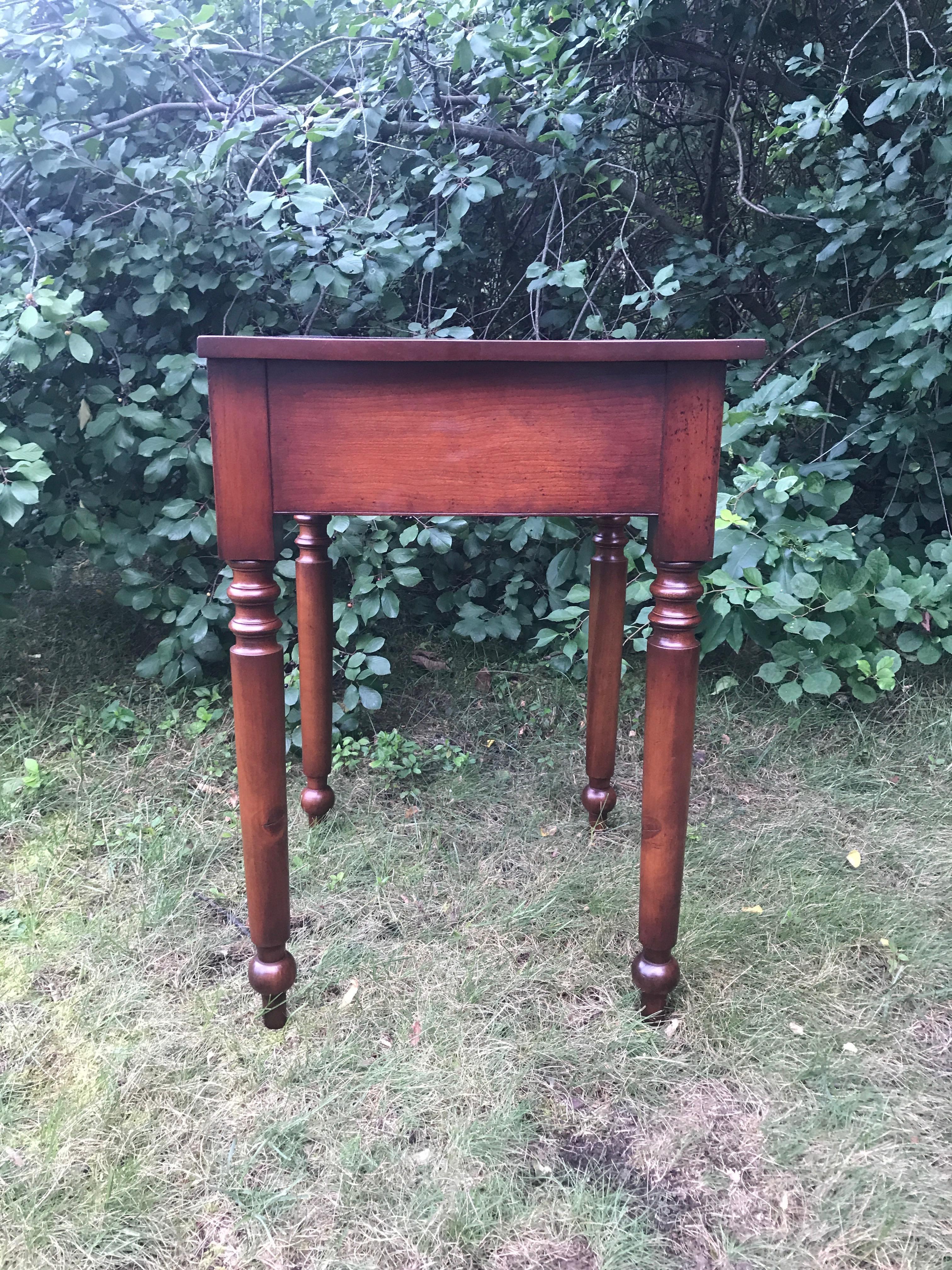 Sheraton Nightstand in Cherry with Tiger Maple Drawer, circa 1820 For Sale 5