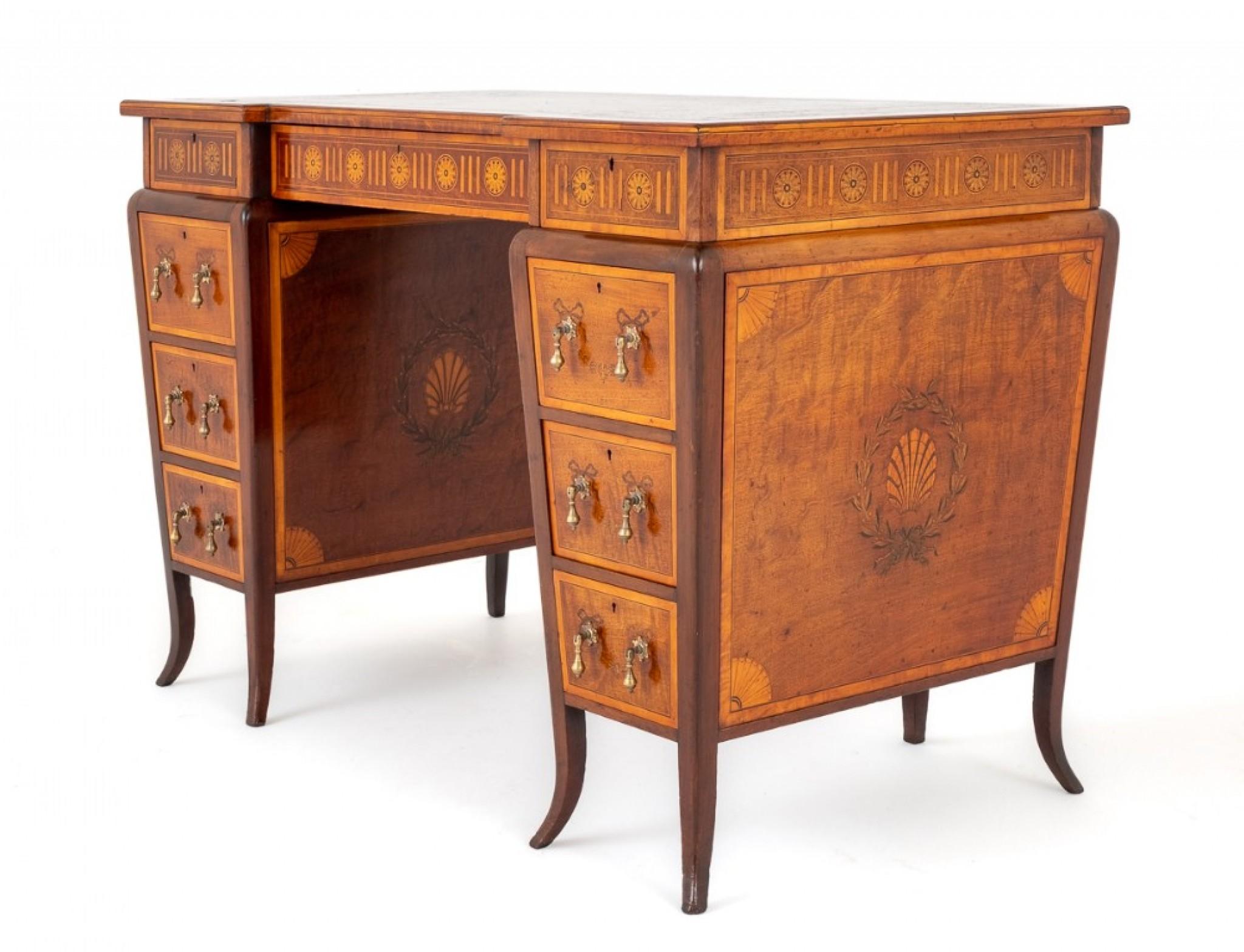 Sheraton Pedestal Desk Shaped Marquetry Inlay In Good Condition For Sale In Potters Bar, GB