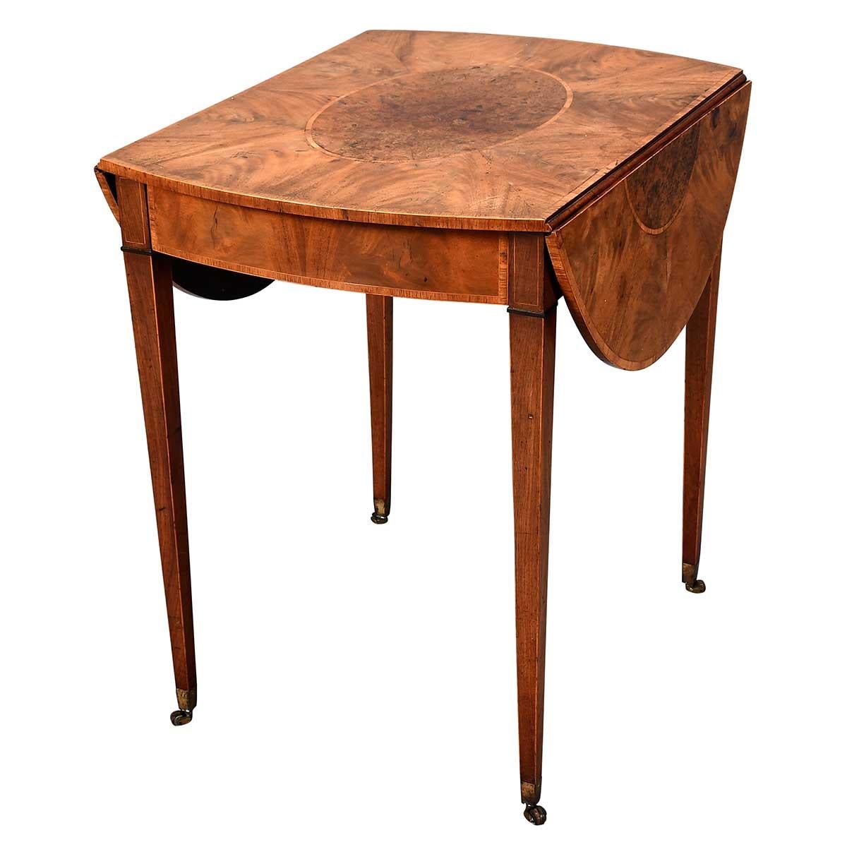 Ovaler Pembroke-Tisch aus Mahagoni und Eibenholz aus der Sheraton-Periode (Intarsie) im Angebot