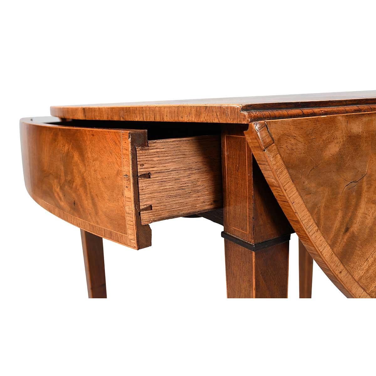 Ovaler Pembroke-Tisch aus Mahagoni und Eibenholz aus der Sheraton-Periode im Zustand „Gut“ im Angebot in Harrodsburg, KY
