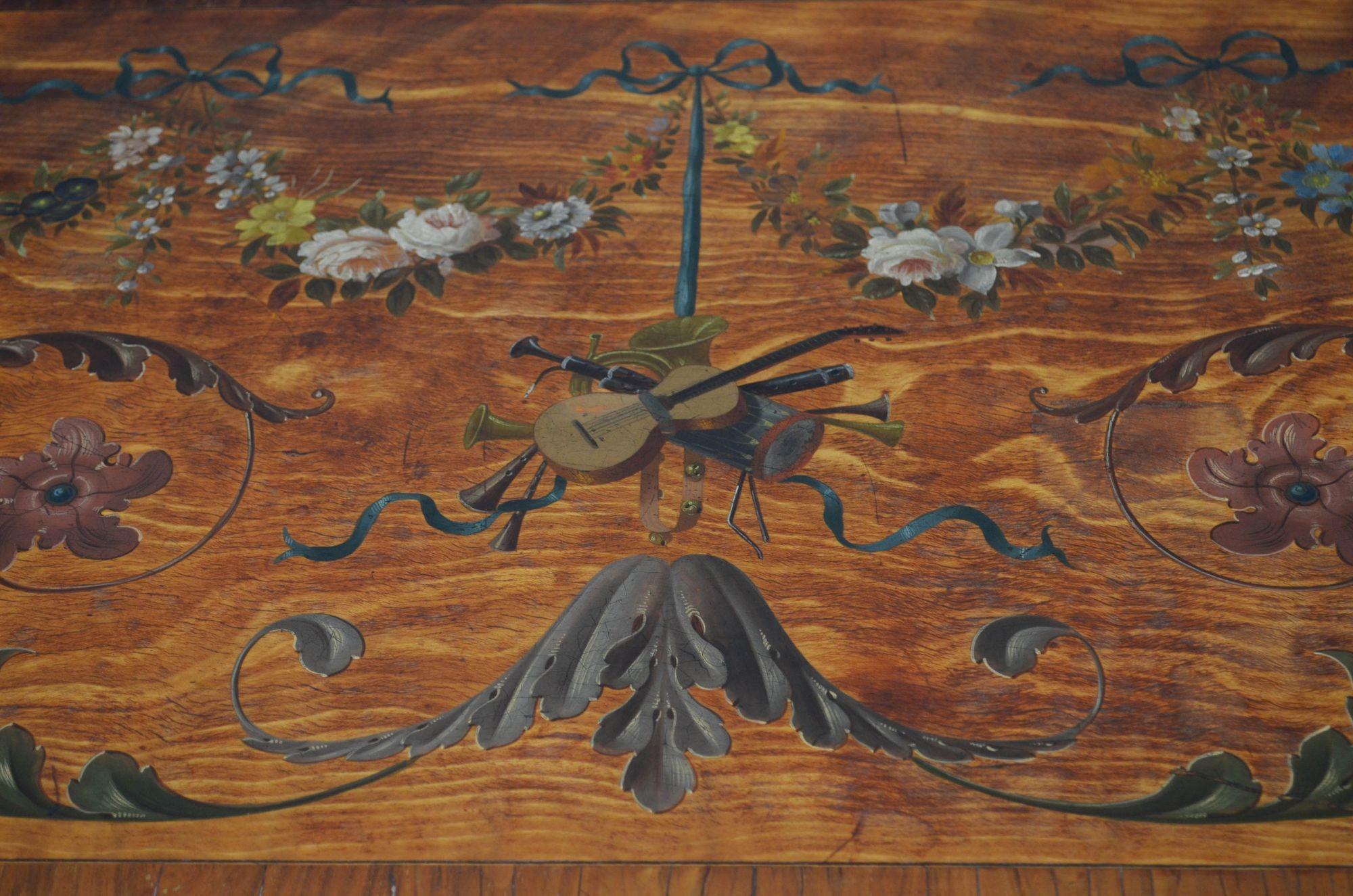 Sheraton Perion bemalter Kartentisch aus Seidenholz 4