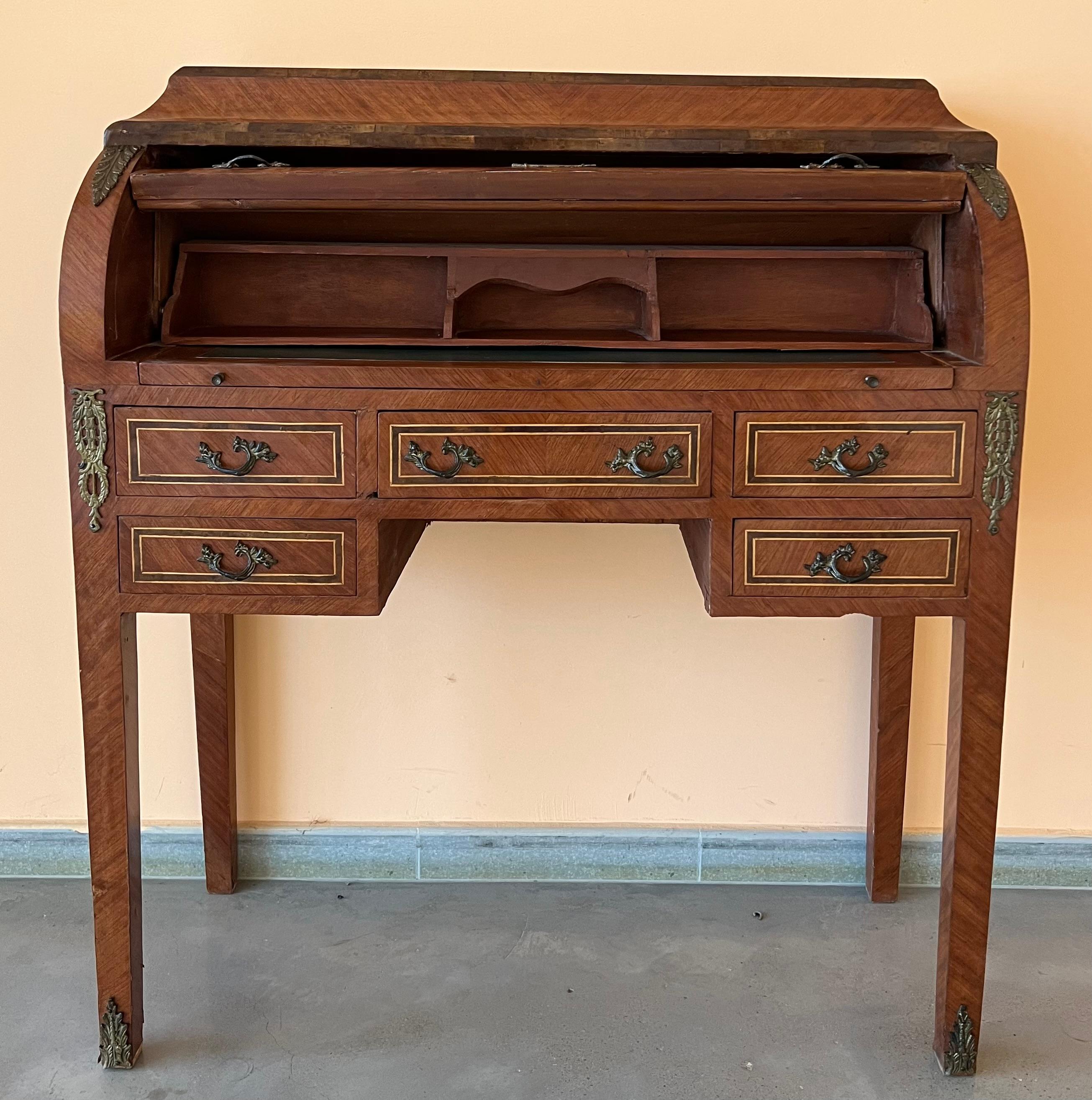 Walnut Sheraton Revival Cylinder Bureau, writing Desk with marquetry, circa 1890 For Sale