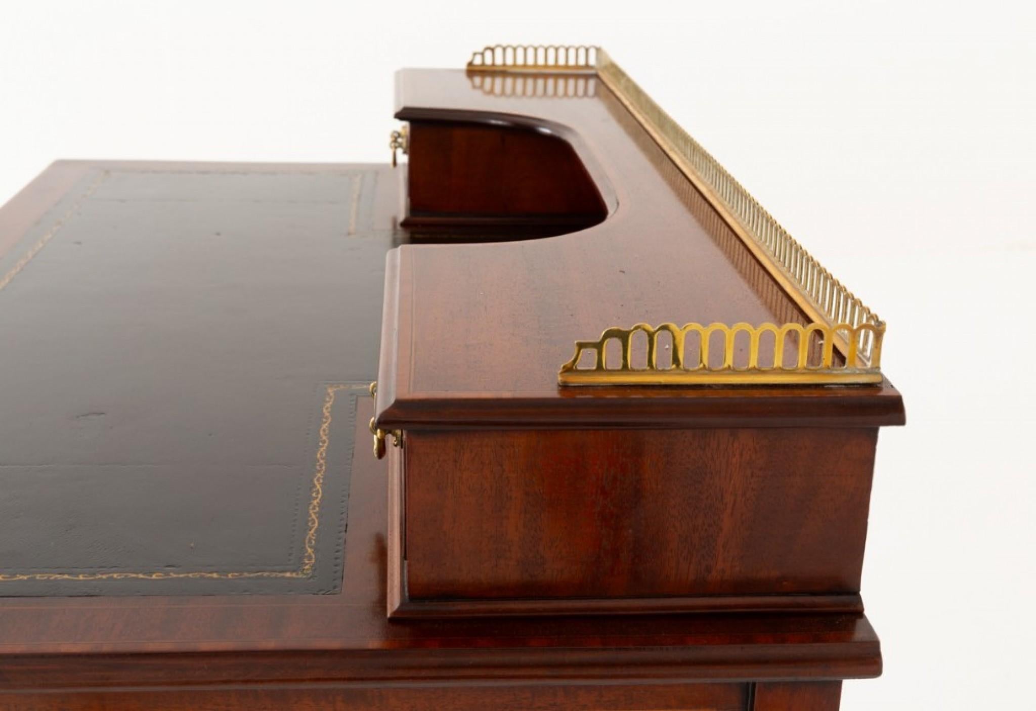 Fine XIX secolo Scrivania Sheraton Revival Tavolo da scrittura intarsiato 1890 in vendita