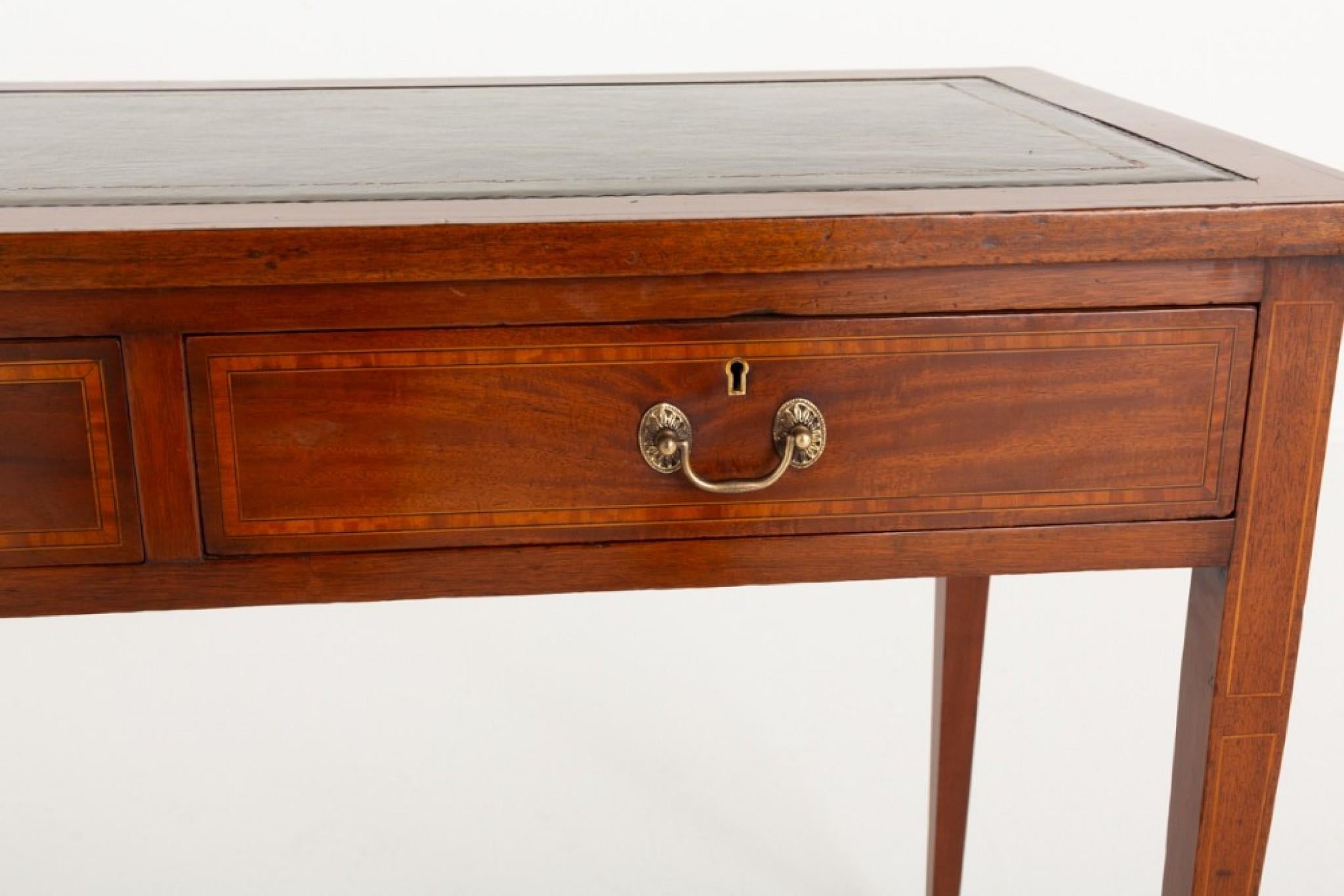 Sheraton Revival Schreibtisch Mahagoni-Schreibtisch 1880 im Zustand „Gut“ im Angebot in Potters Bar, GB