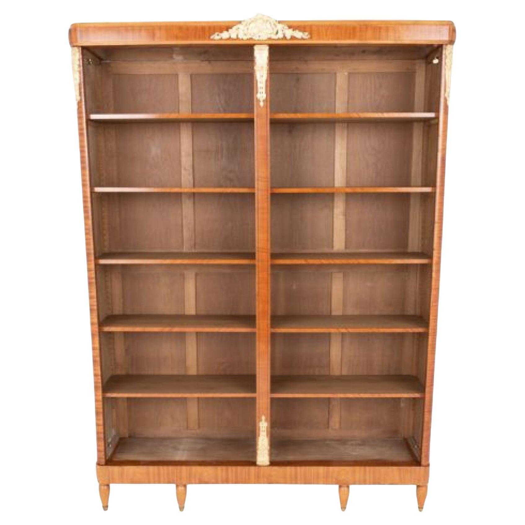 Sheraton Revival Vitrinenschrank Bücherregal aus Seidenholz 1880