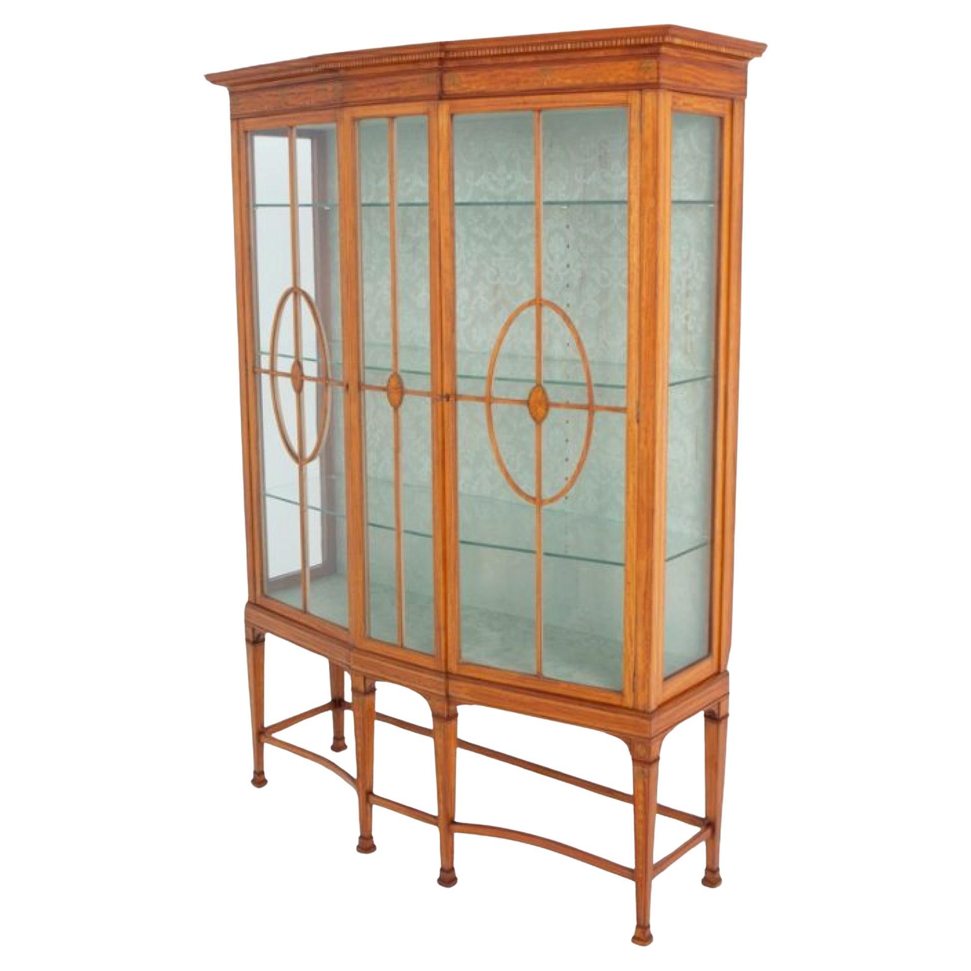 Vitrina Sheraton Revival Madera Satinada Antigua 1880