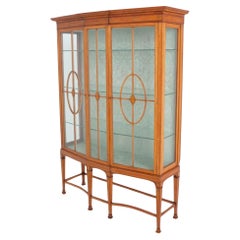 Vitrina Sheraton Revival Madera Satinada Antigua 1880