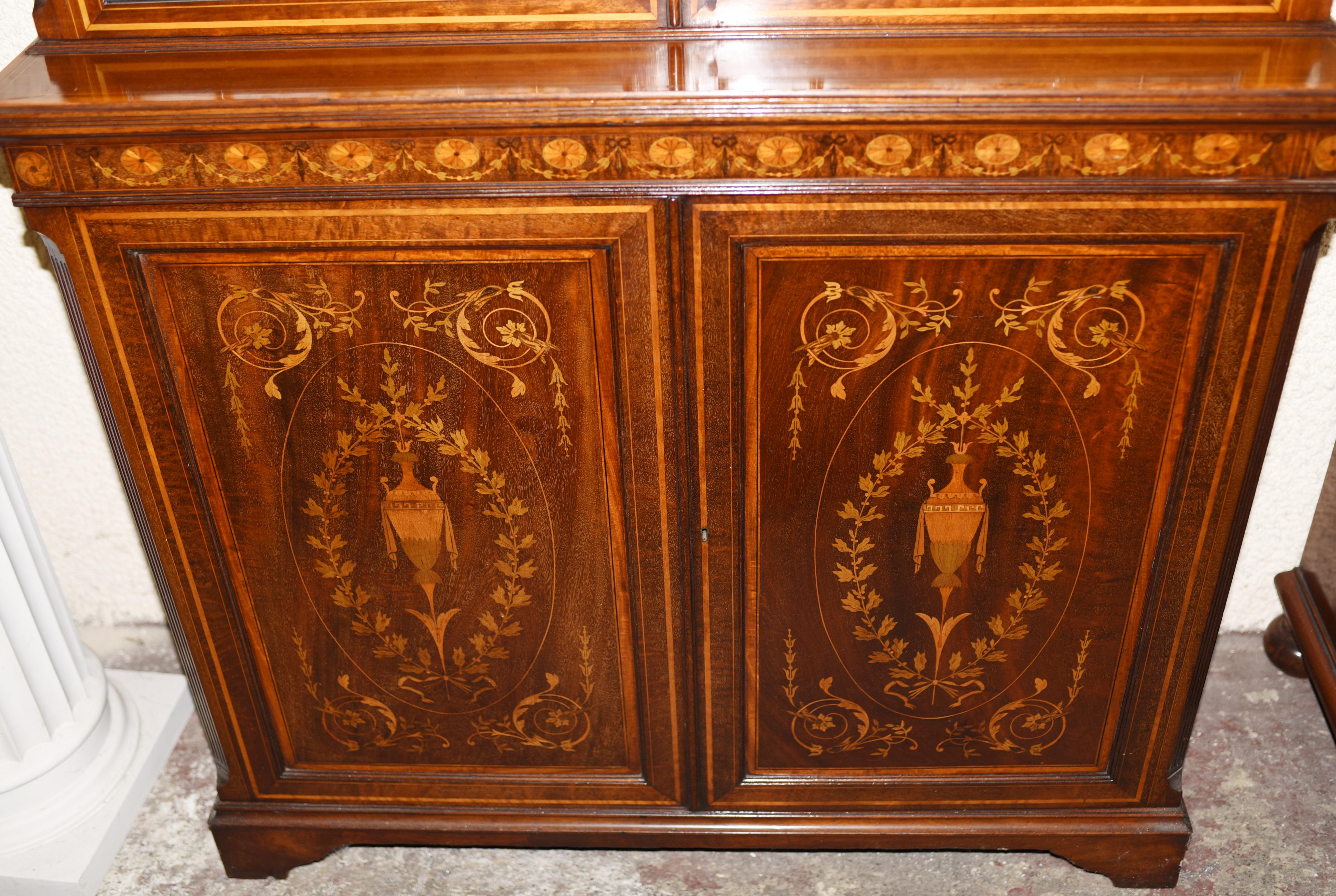 Sheraton Revival Mahogany Bookcase Display Cabinet In Good Condition For Sale In Potters Bar, GB