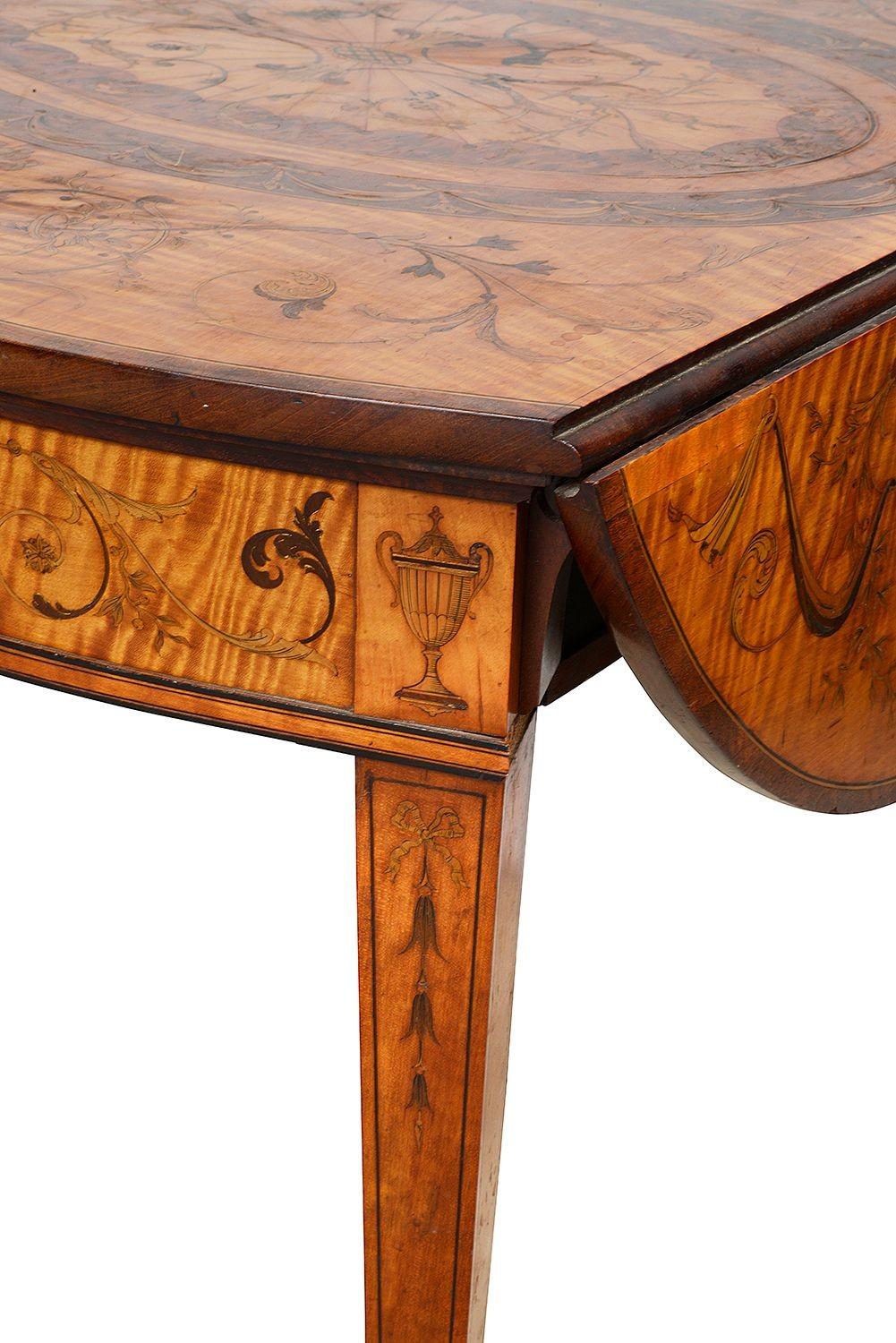 Table Pembroke en marqueterie de bois de satin de style Sheraton Revival. en vente 4