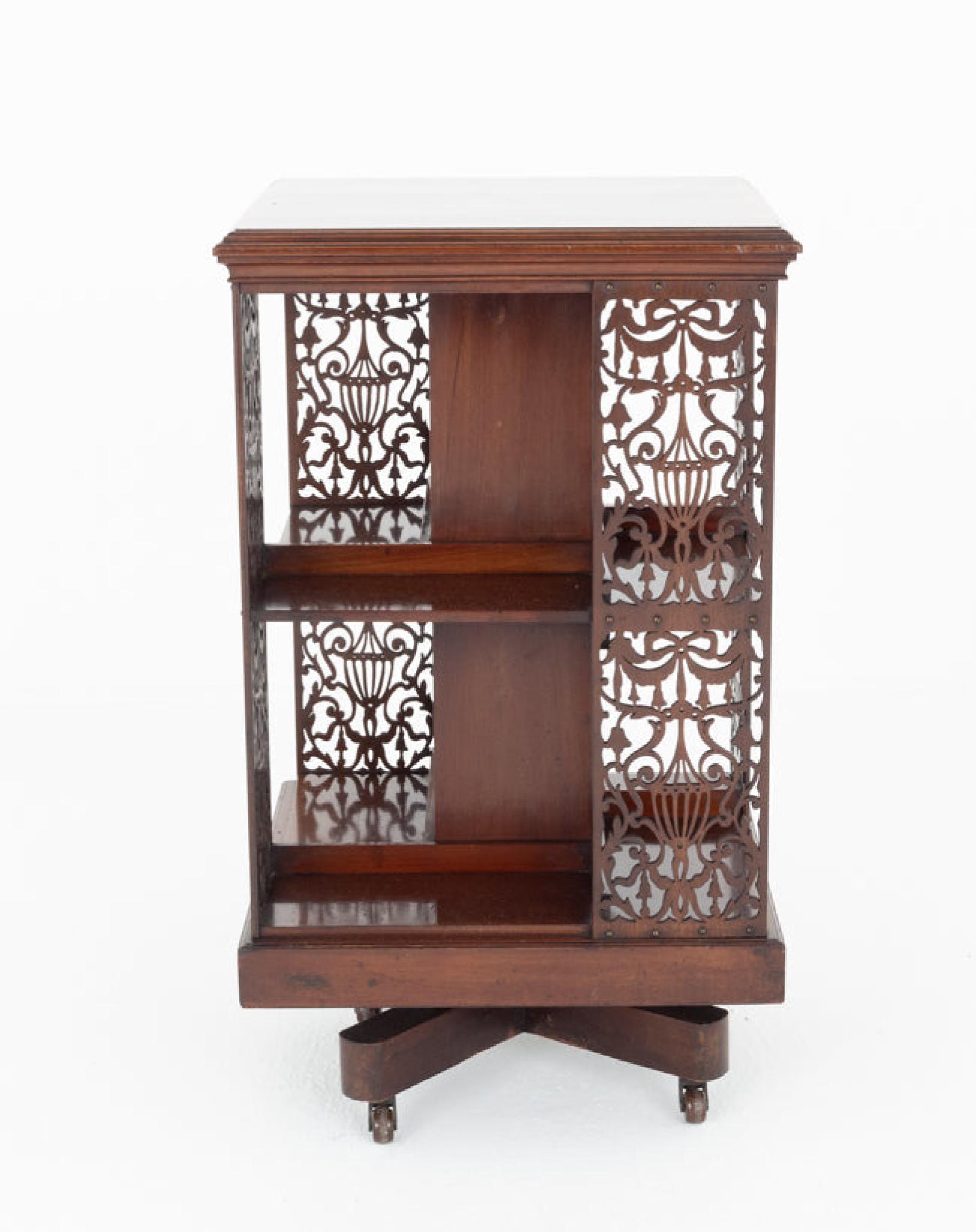 Sheraton Revolving Bookcase Mahogany Revival im Zustand „Gut“ im Angebot in Potters Bar, GB