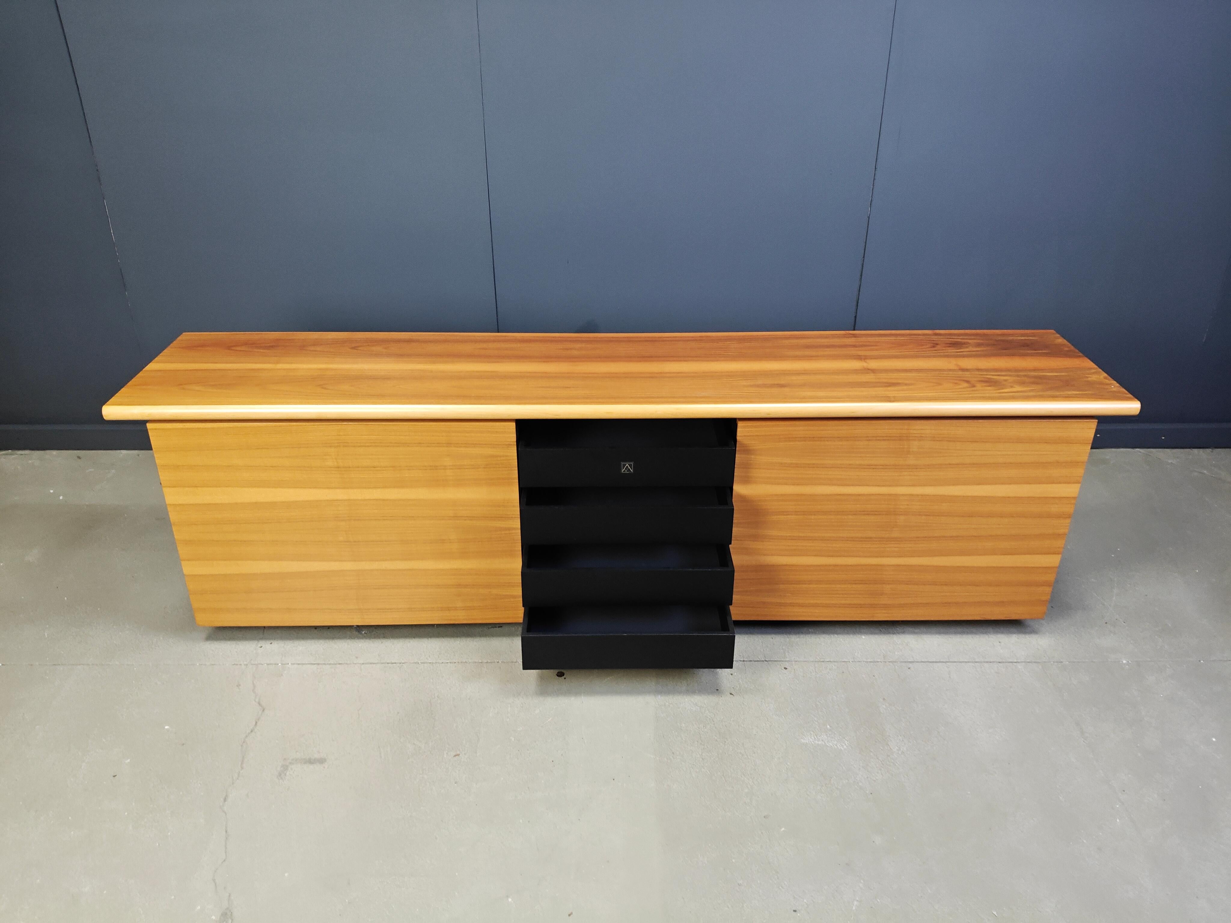 Fine XX secolo Credenza Sheraton di Giotto Stoppino per Acerbis, 1977 in vendita