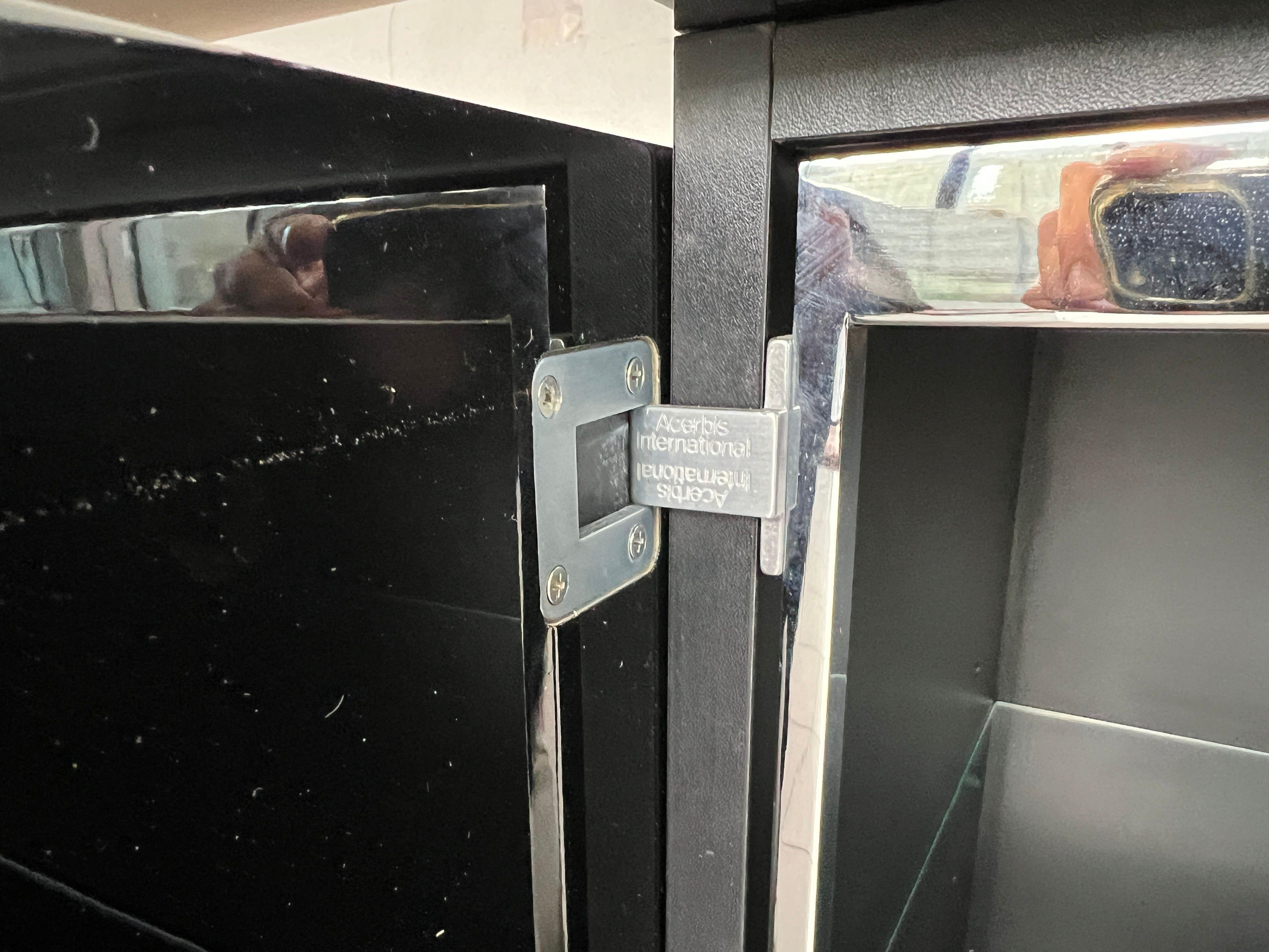 Credenza Sheraton di Lodovico Acerbis 3