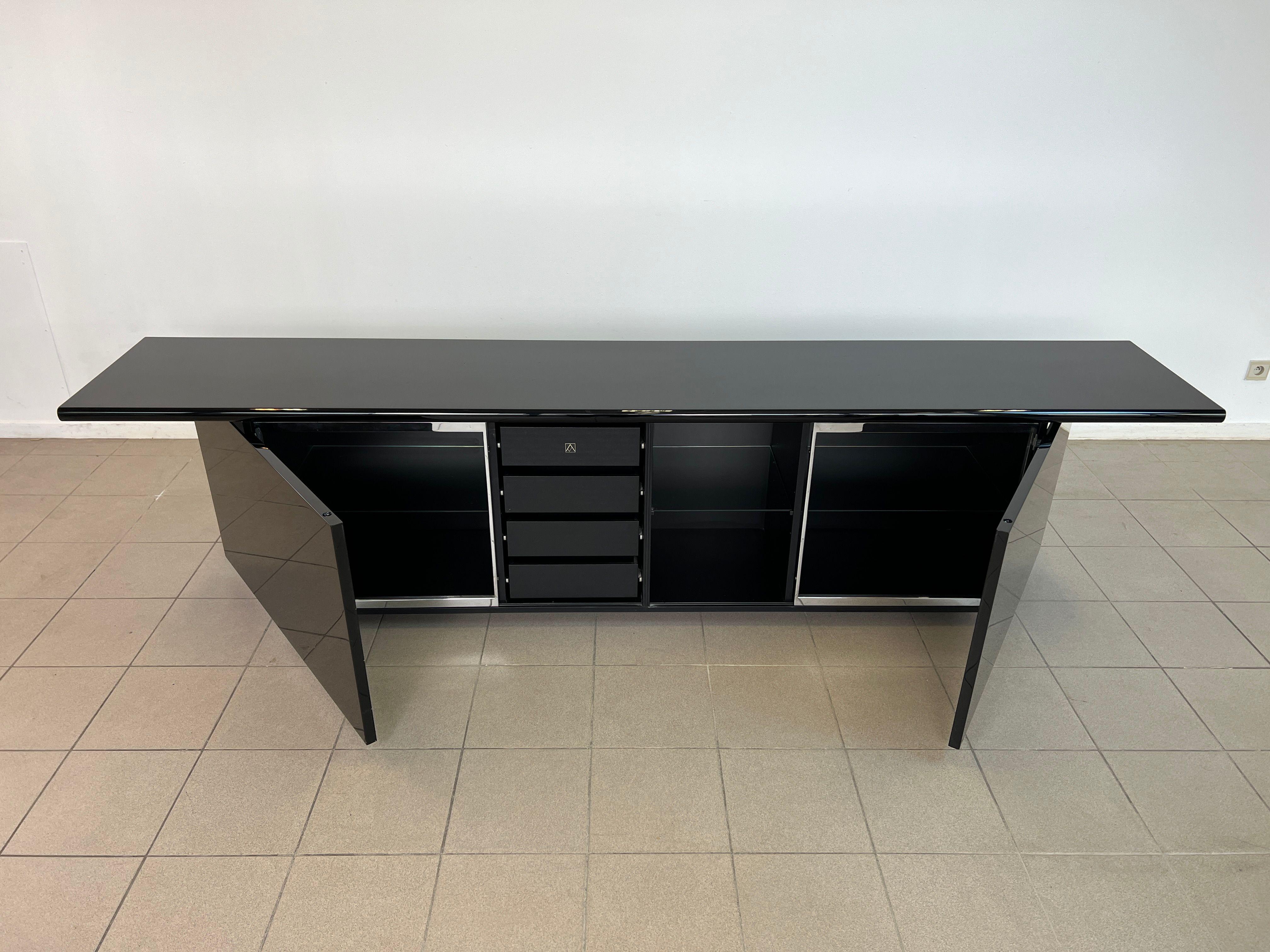 Laccato Credenza Sheraton di Lodovico Acerbis