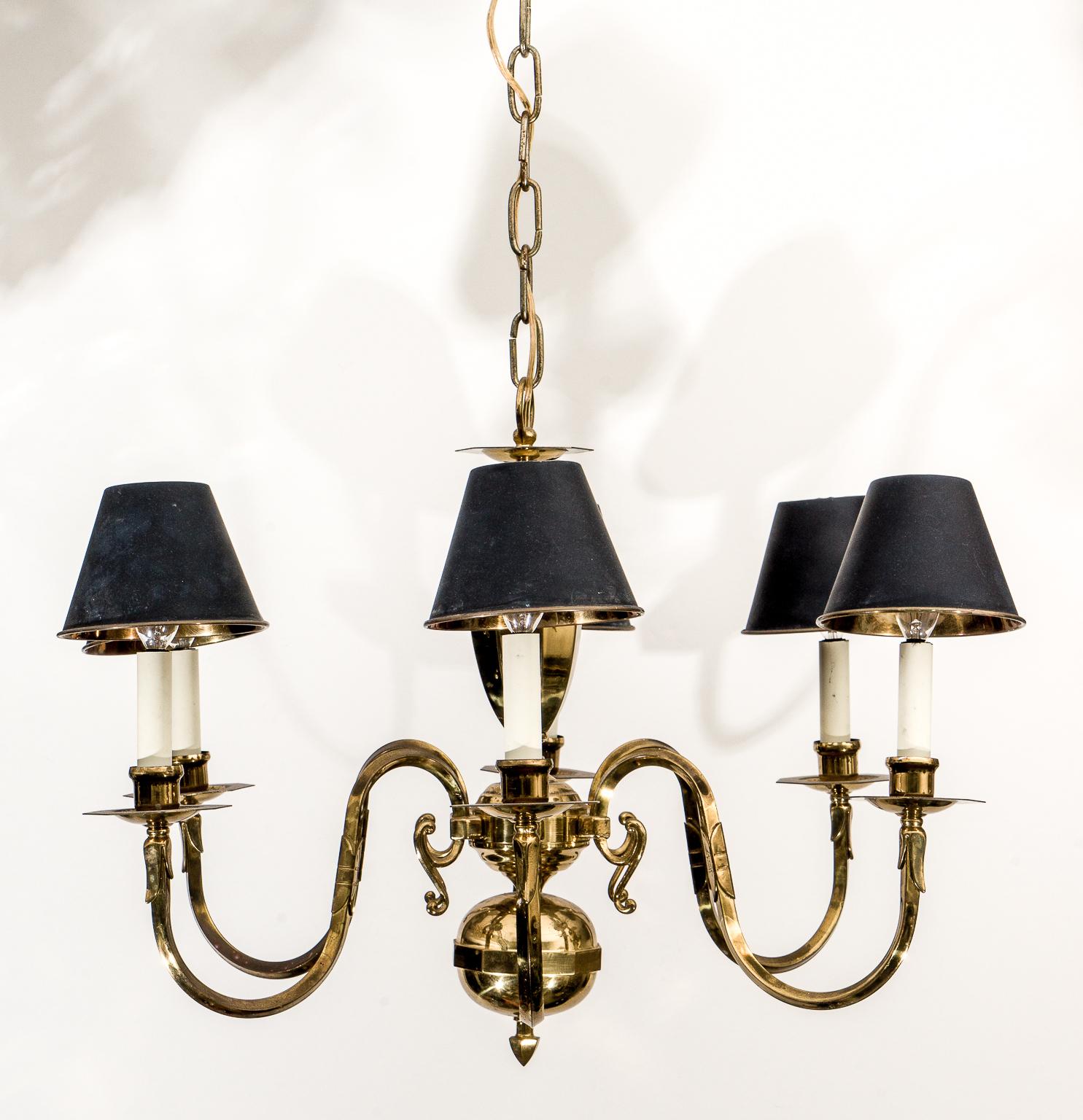 Elegant Sheraton style chandelier 6-light brass and black shades Hollywood Regency - midcentury vintage- from a Palm Beach estate

Requires 6 chandelier based bulbs - not included.

Height including chain is 43