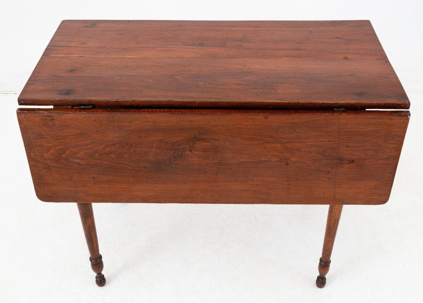 Sheraton Style Mahogany Drop Leaf Table, 19th C. For Sale 1