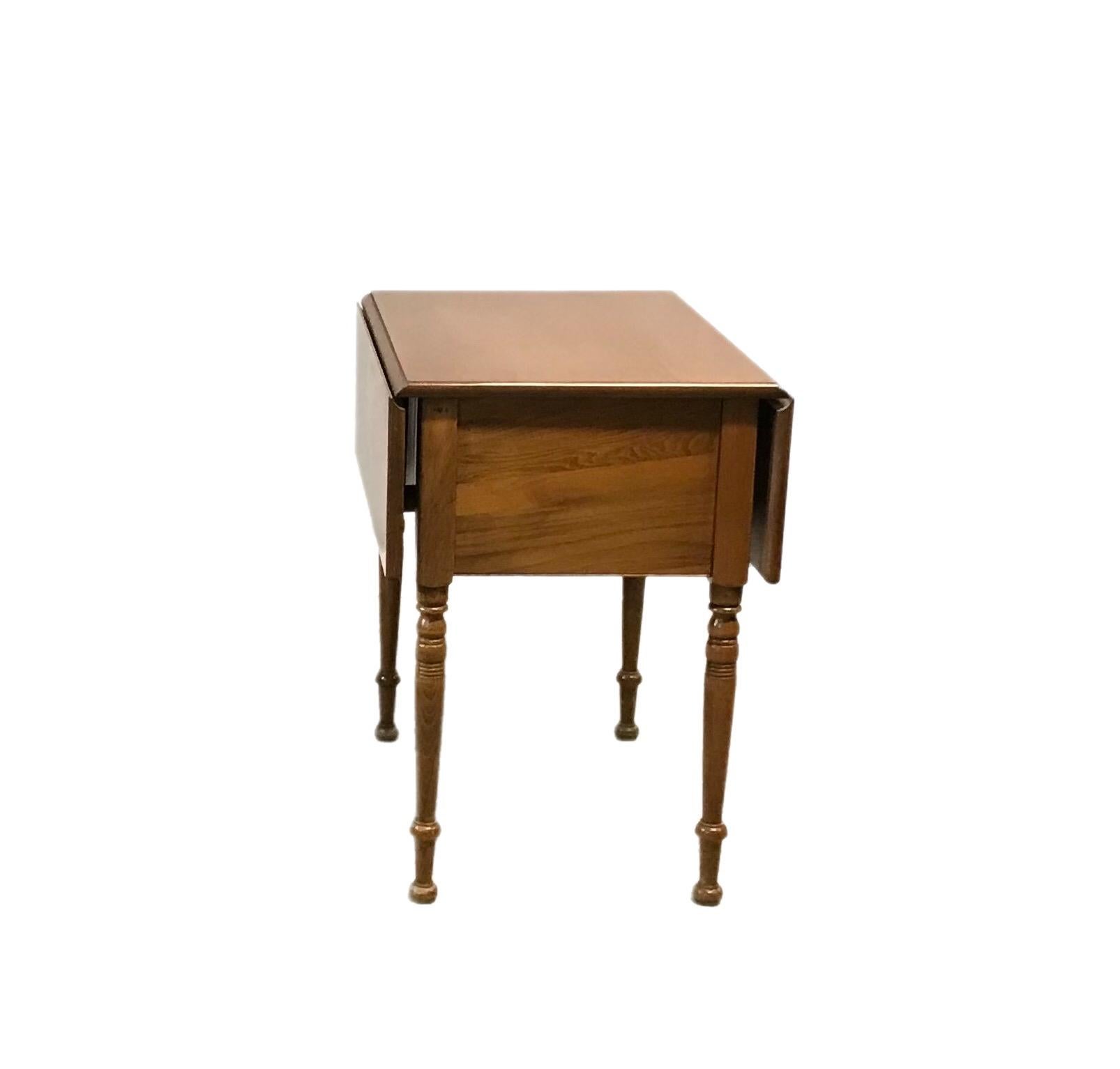 20th Century Sheraton Style Maple 2 Drawer Drop Leaf Side Table For Sale