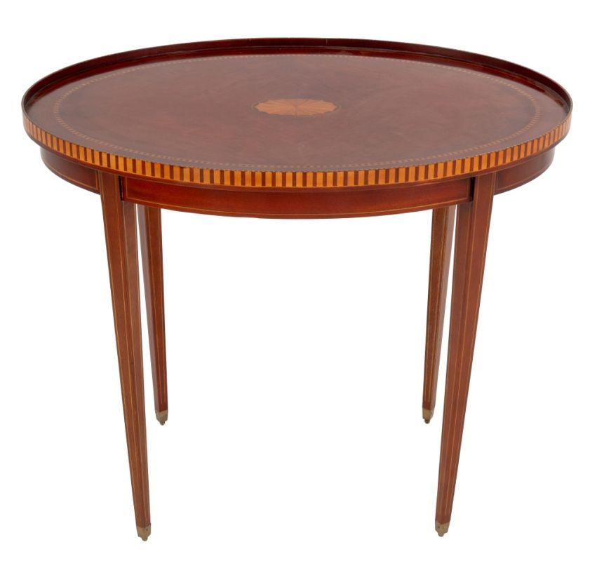 Sheraton Style Parquetry Mahogany Oval Tray Table In Good Condition For Sale In Astoria, NY