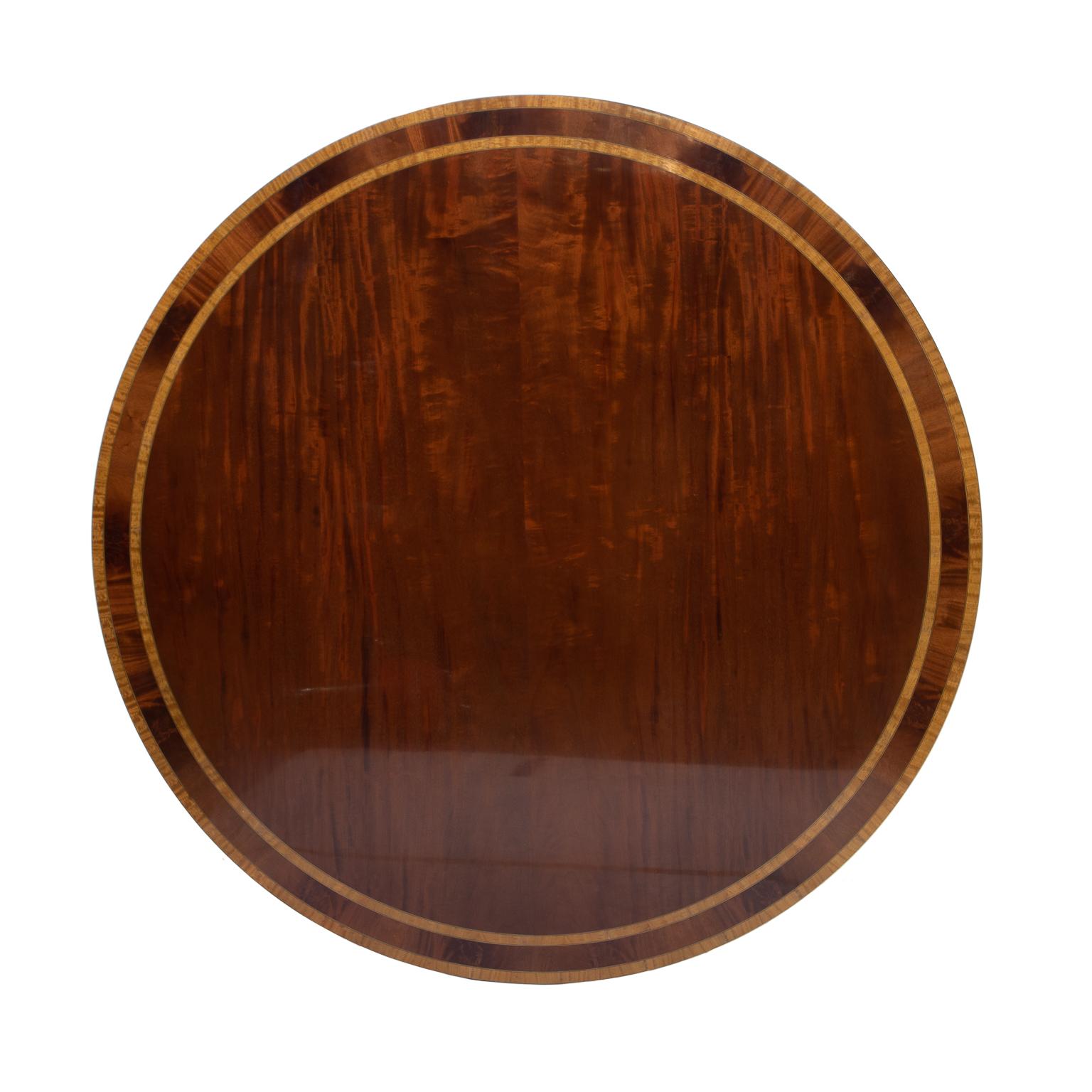 Late 20th Century Sheraton Style Round Dining Table