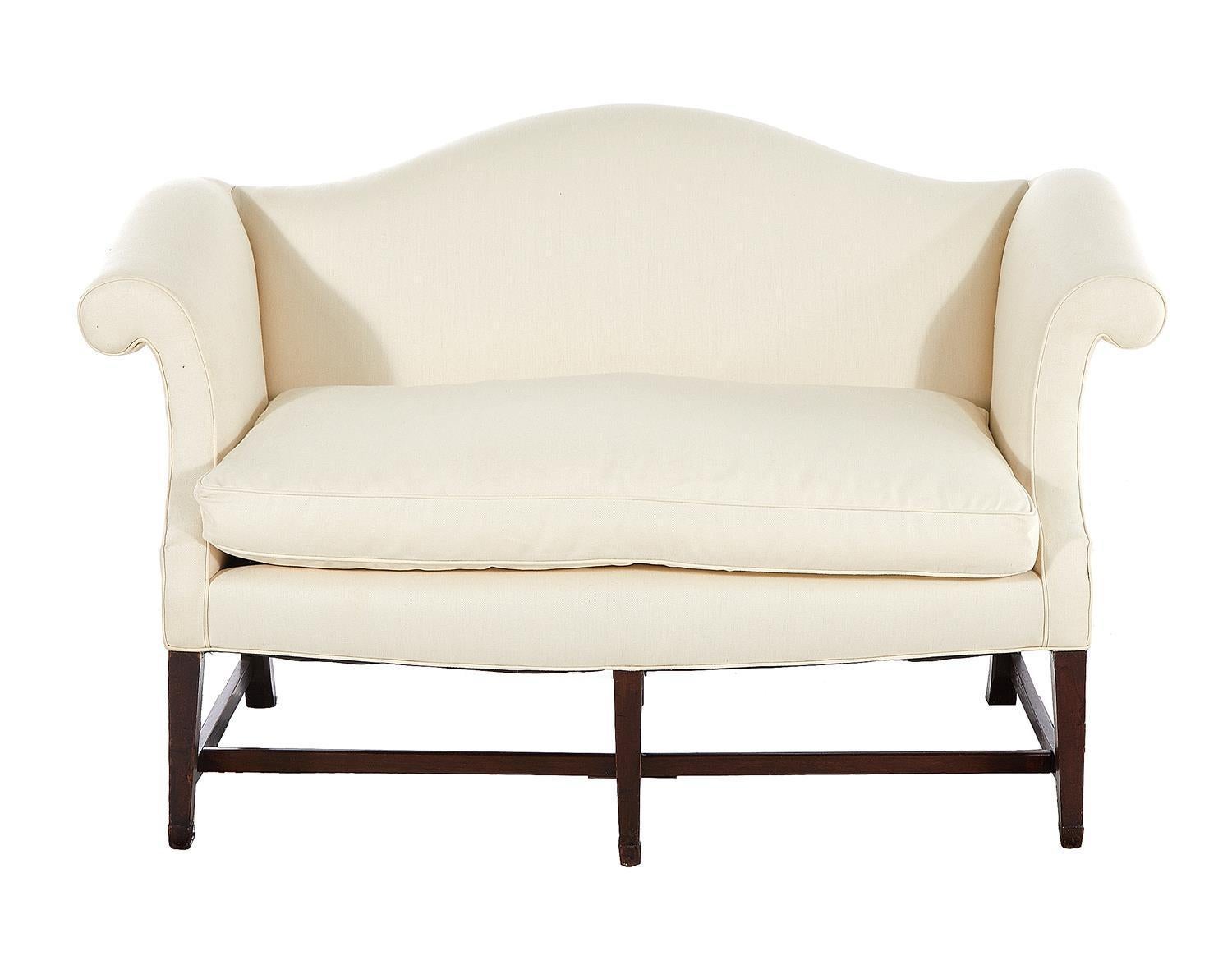 Sheraton Upholstered Mahogany Settee, Early 19th Century In Good Condition In Savannah, GA