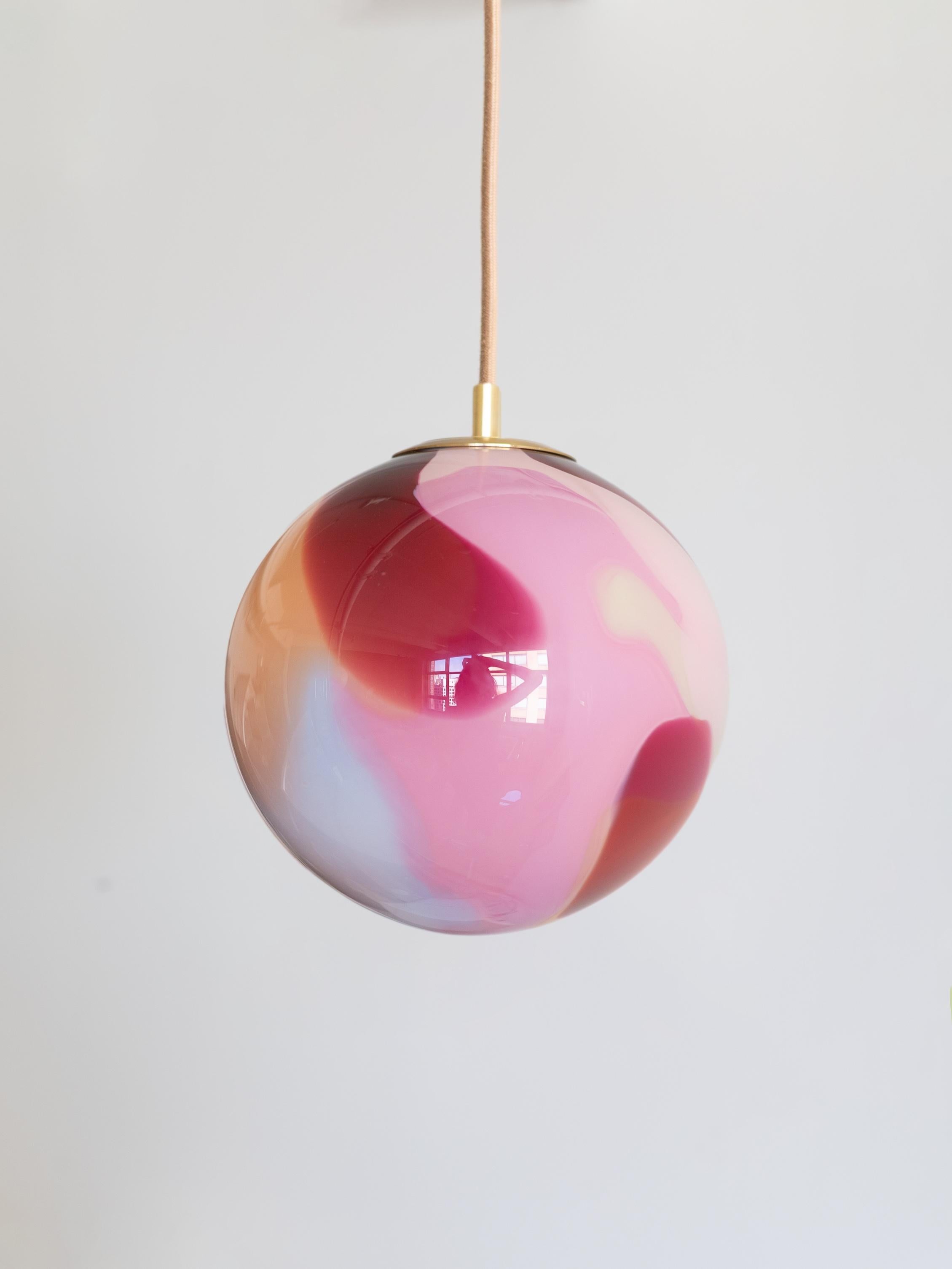 Lámpara colgante Sherbet Sorbetto Vidrio soplado a mano Única de Courtney Kinnare en Nuevo estado para la venta en New York, NY