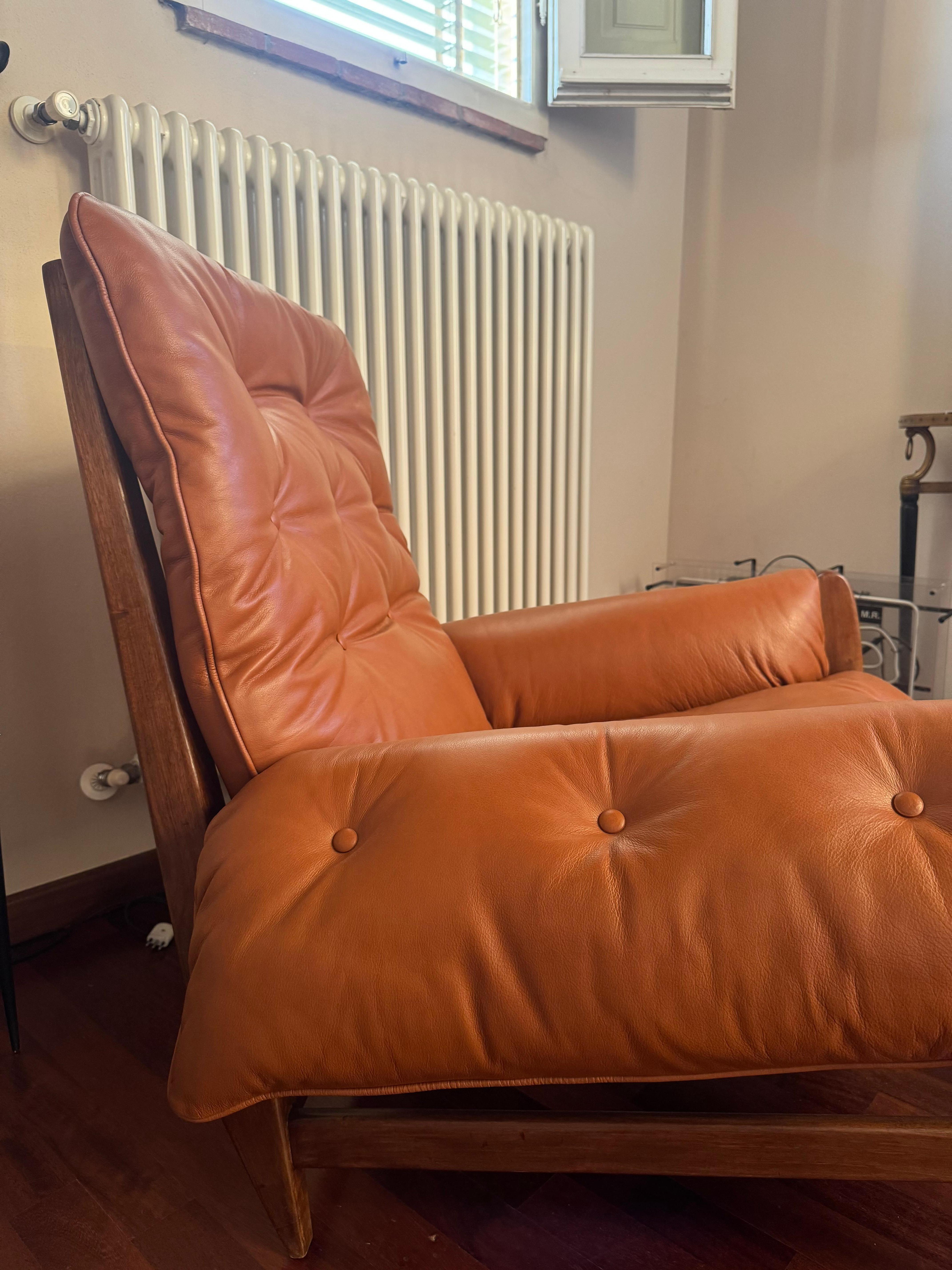 Alguacil Pelle Poltrona Molecola  e Ottomano di Sergio Rodrigues Brasile  1950 en venta 5