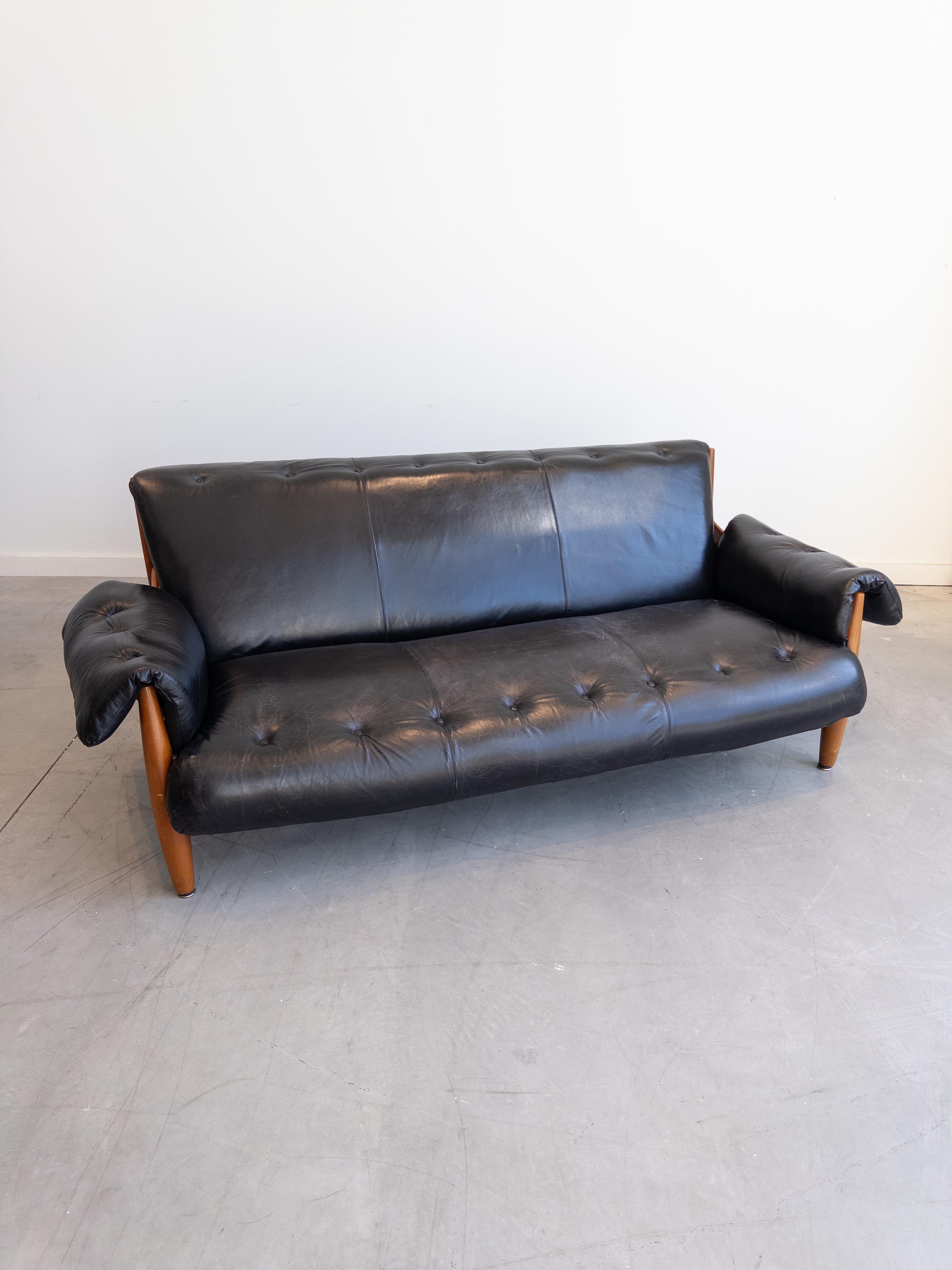 Das 1957 von Sergio Rodrigues entworfene Sofa Mole