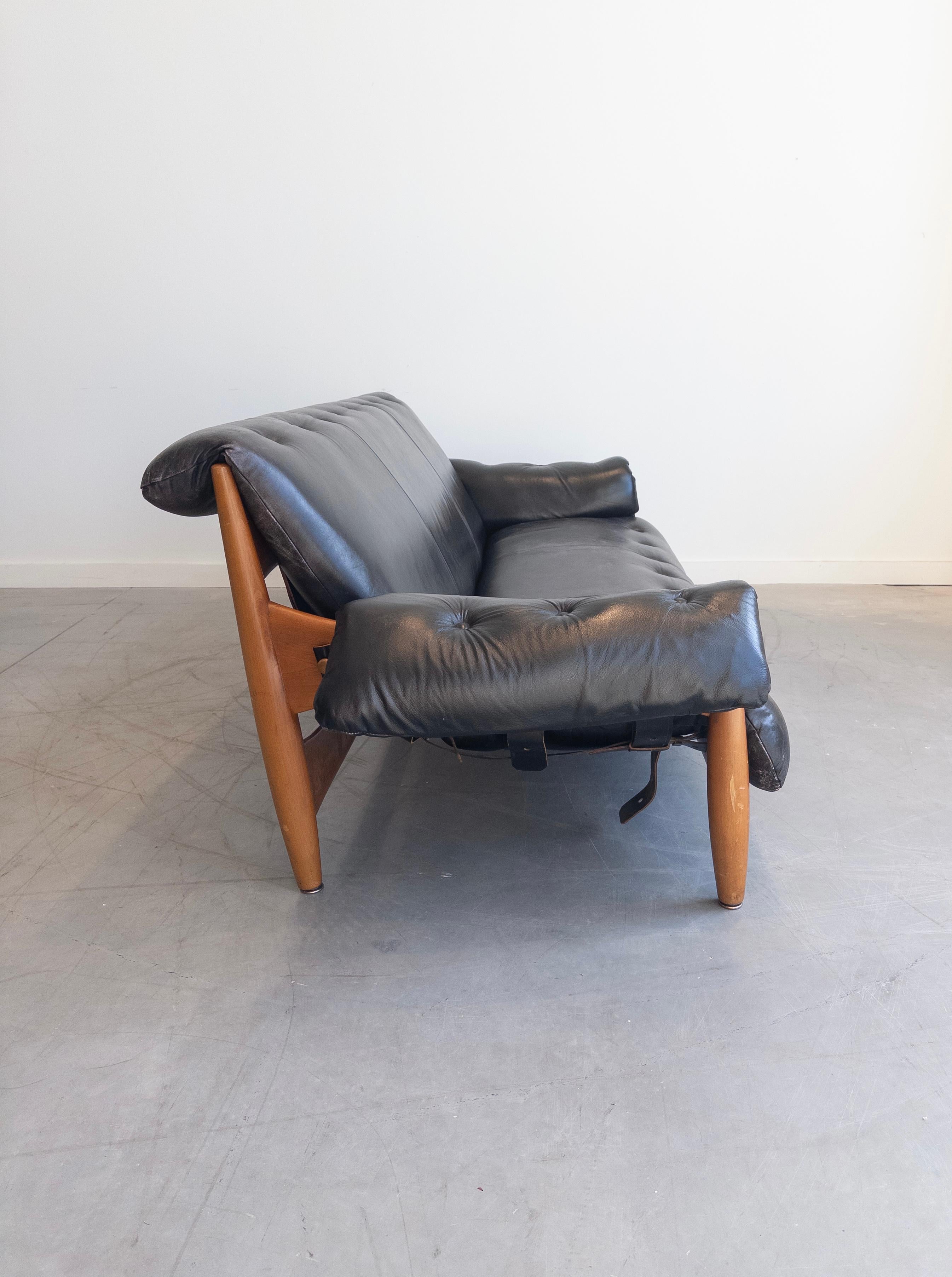 Sheriff-Sofa von Sergio Rodrigues für ISA Bergamo im Zustand „Gut“ im Angebot in New York, NY