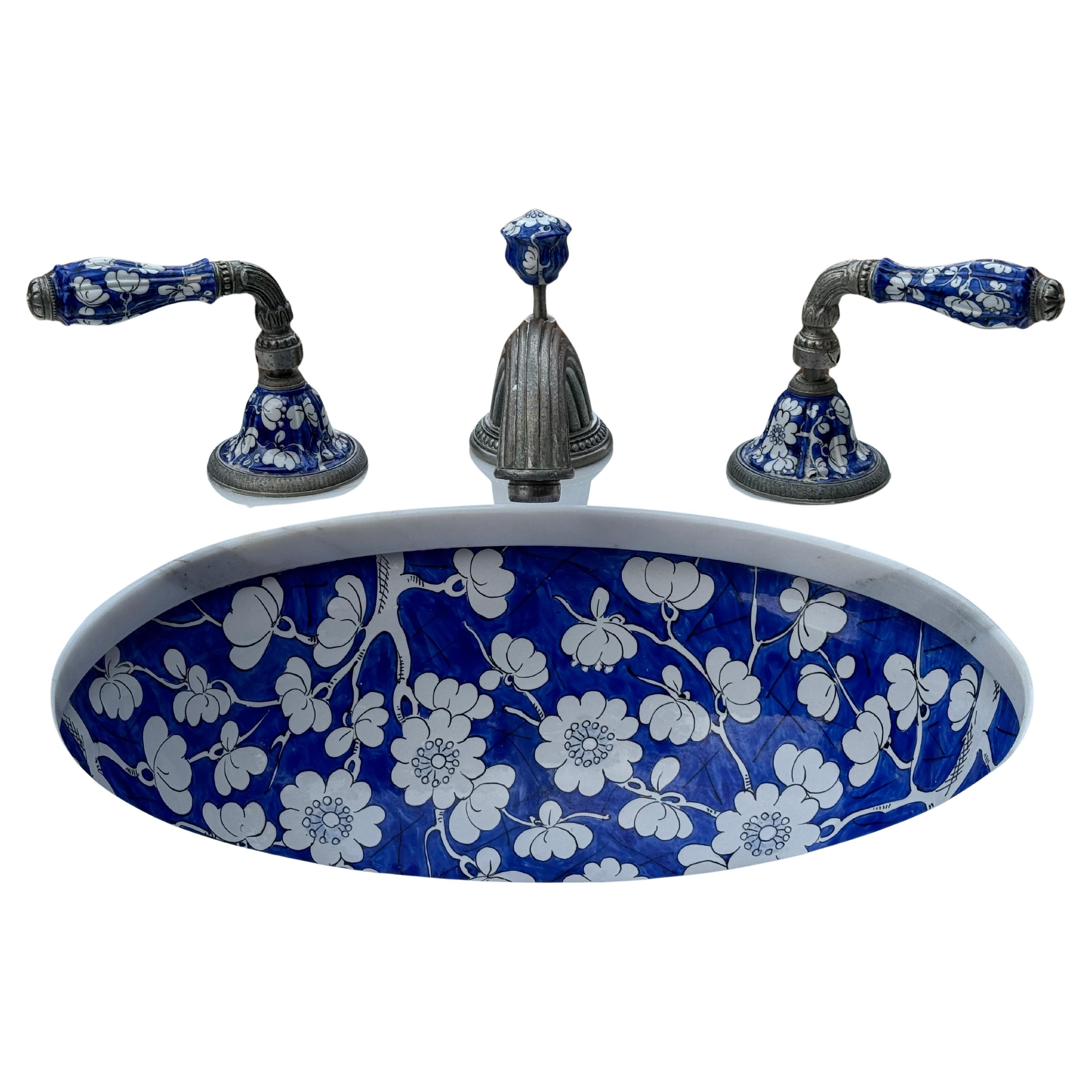 Sherle Wagner Chinoiserie Ming Flor azul Lavabo y grifo caño Italia Regencia de Hollywood en venta